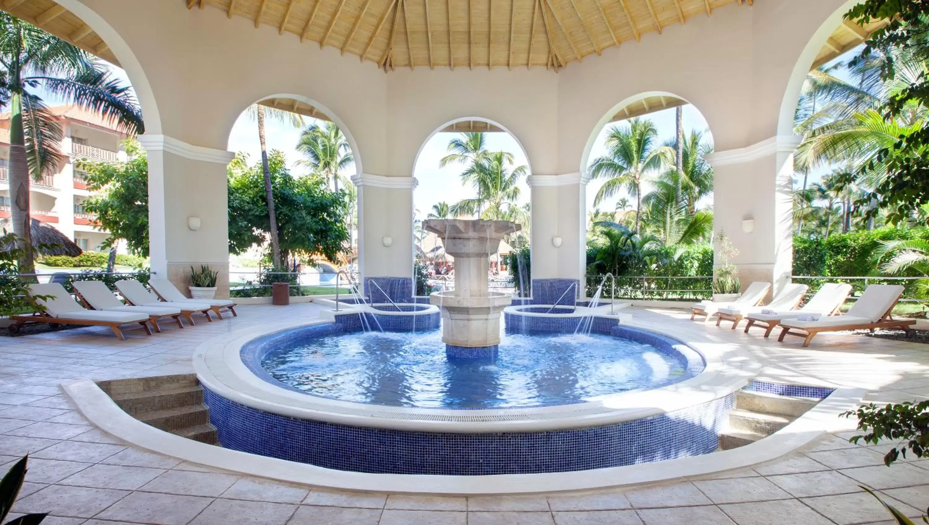 Hot Tub, Swimming Pool in Majestic Colonial Punta Cana - All Inclusive