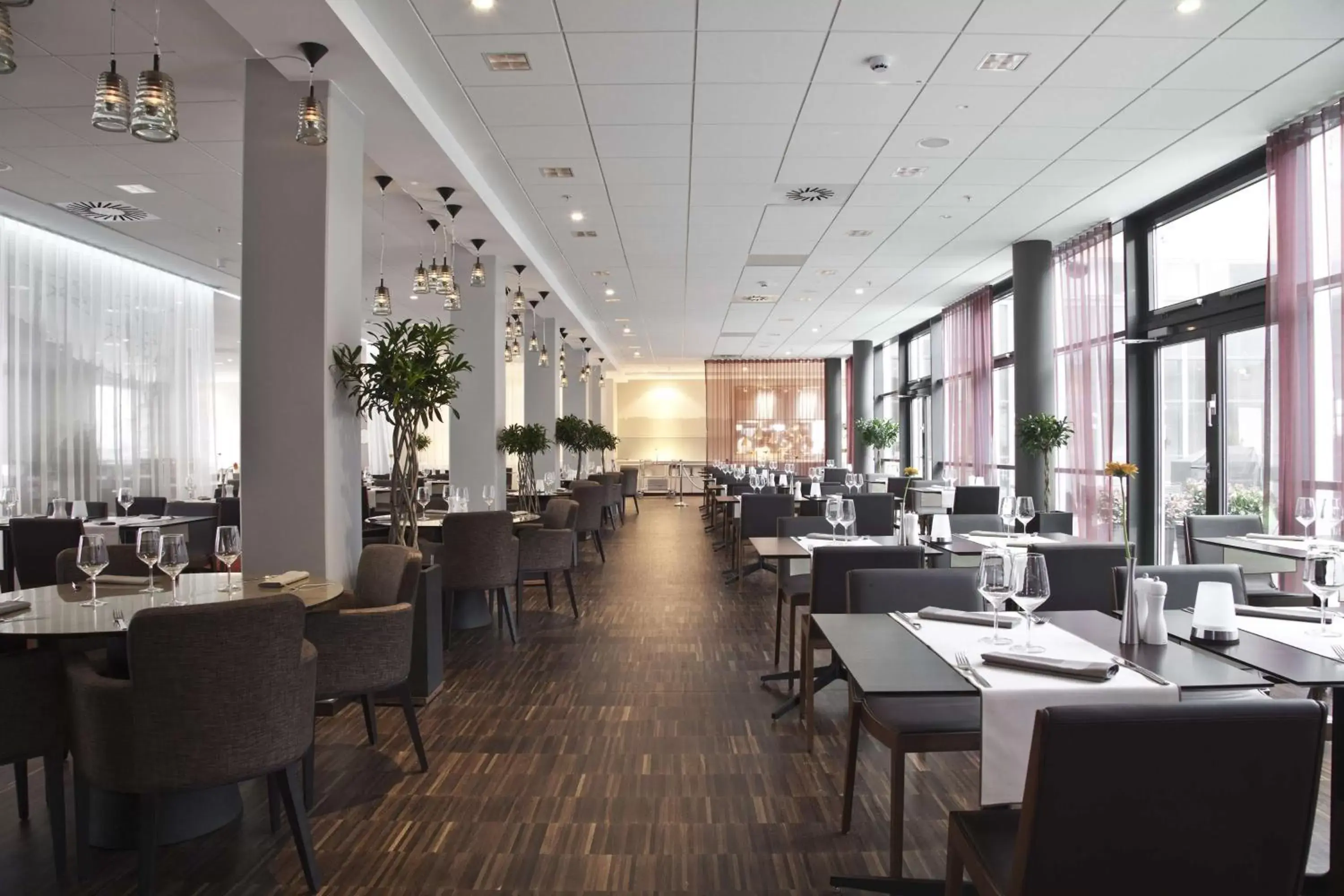 Restaurant/Places to Eat in Scandic Sydhavnen