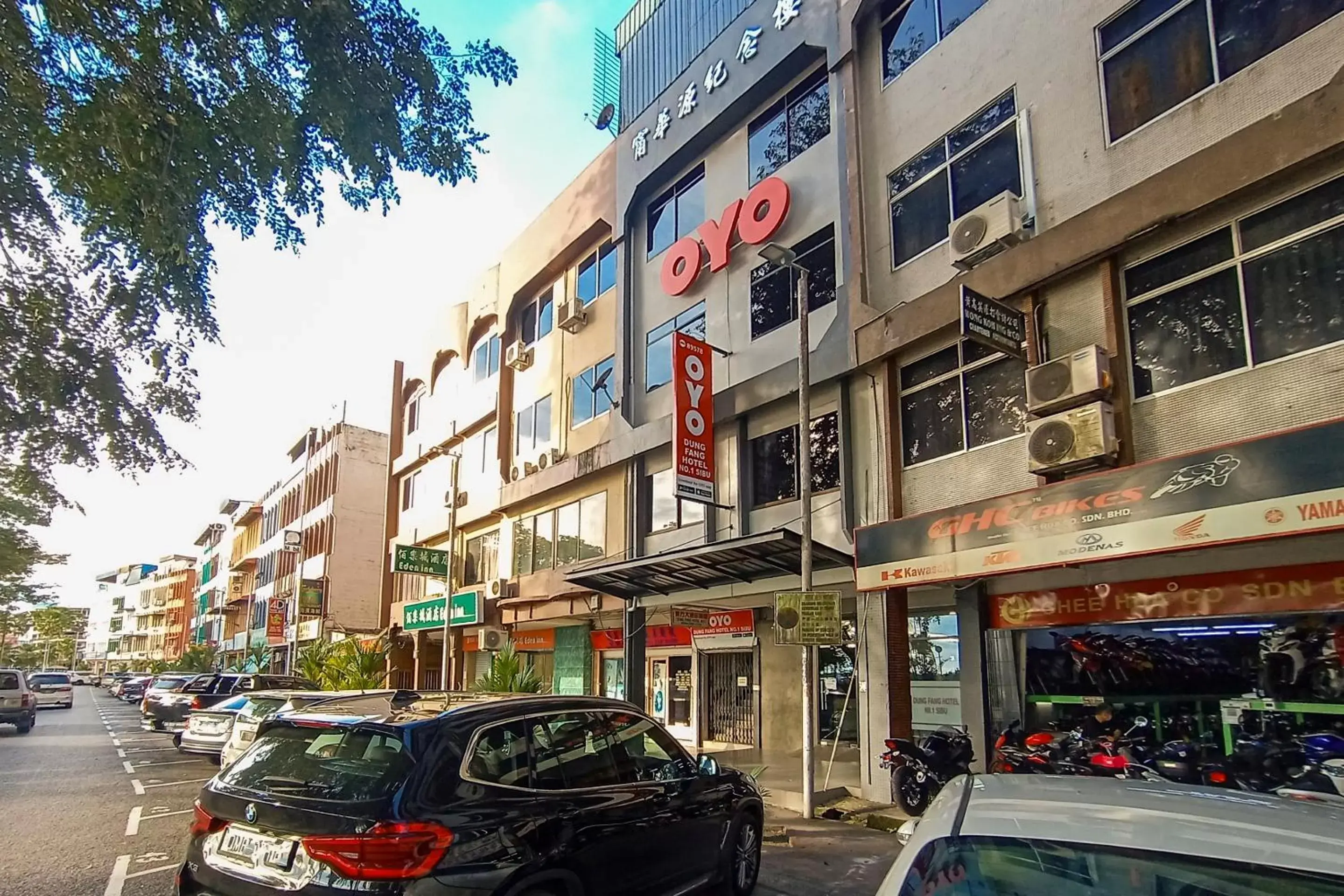 Facade/entrance in OYO 89578 Dung Fang Hotel No.1 Sibu