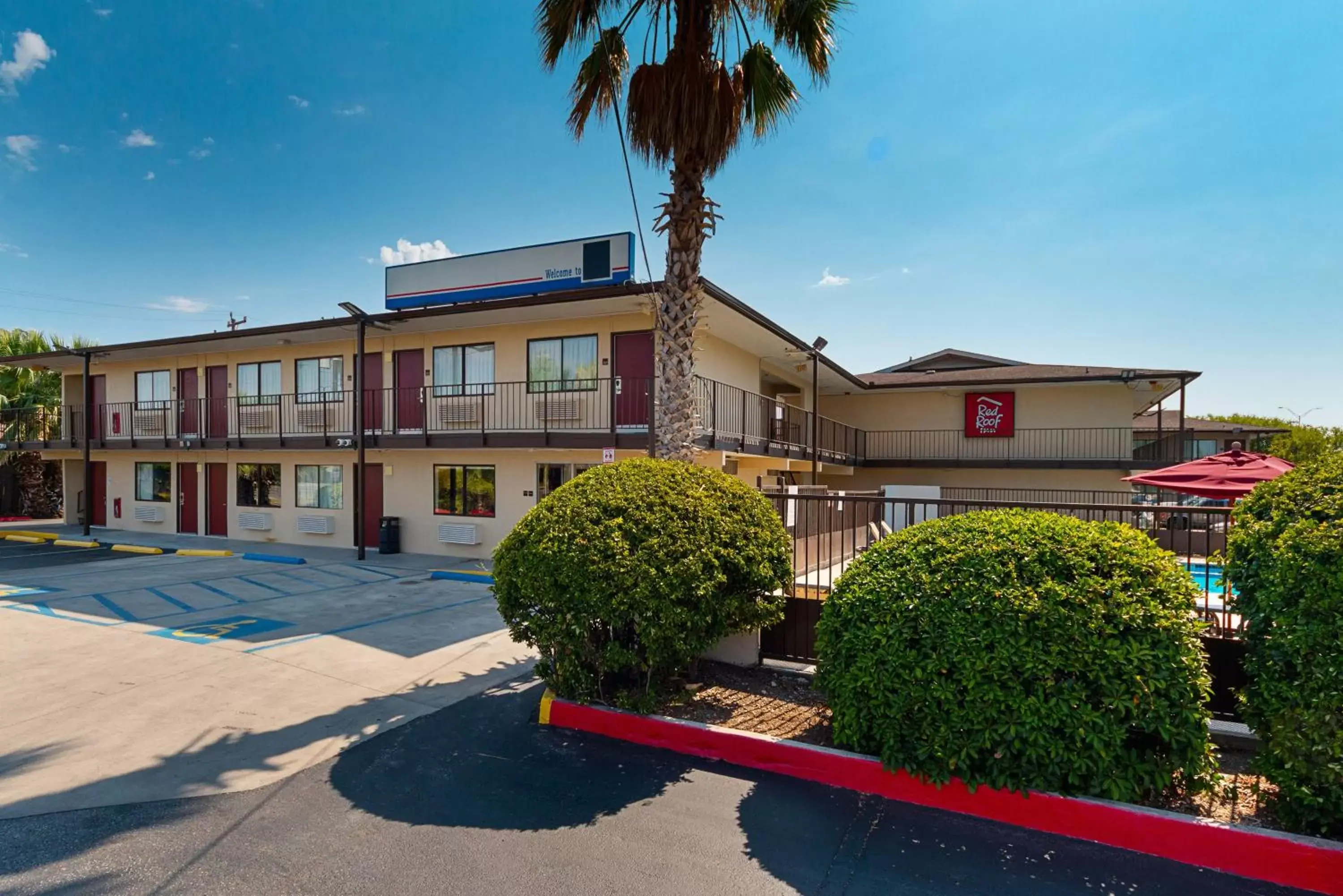 Property Building in Red Roof Inn San Antonio E - near AT&T Center