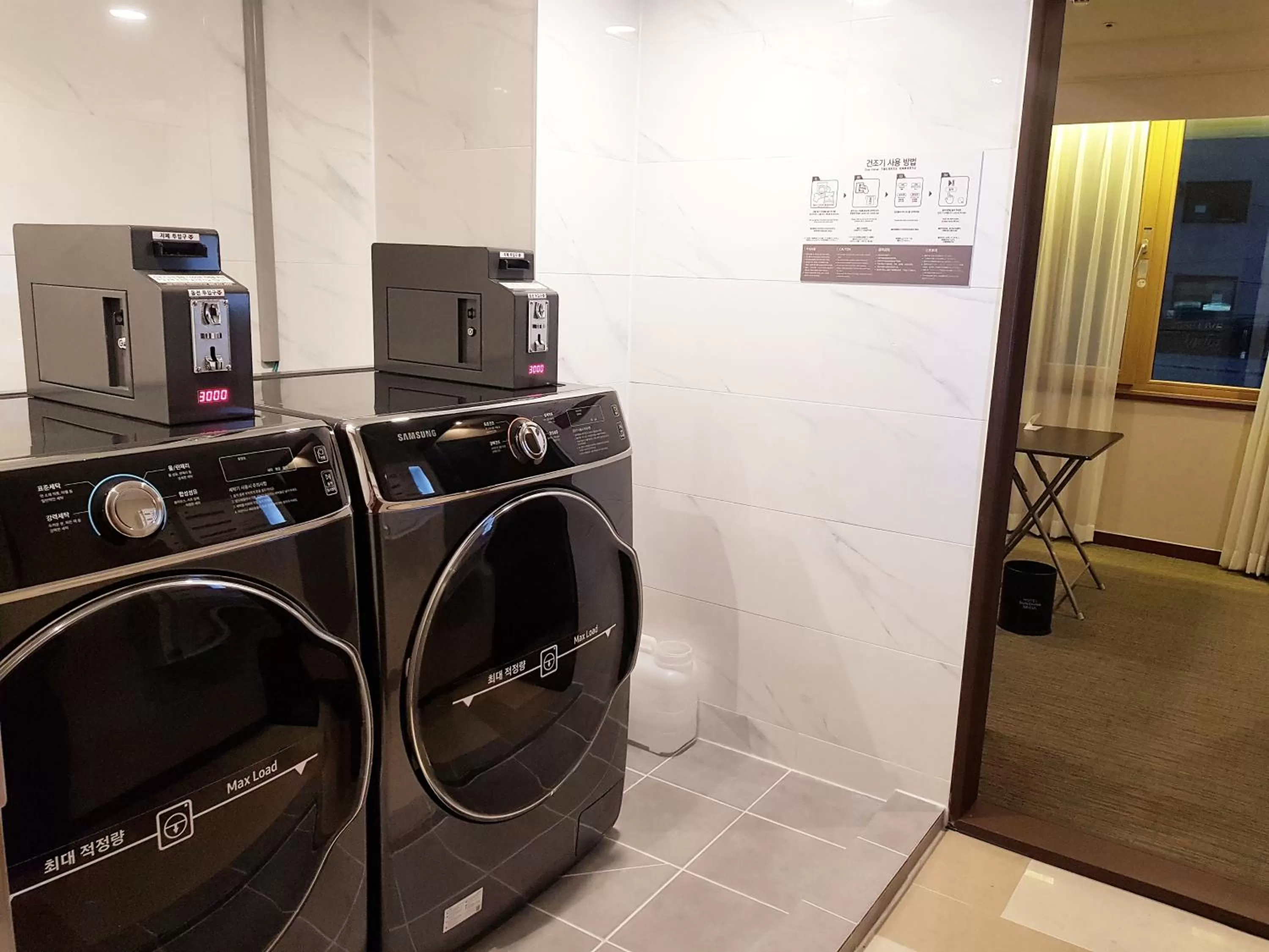 Area and facilities in Sunshine Hotel