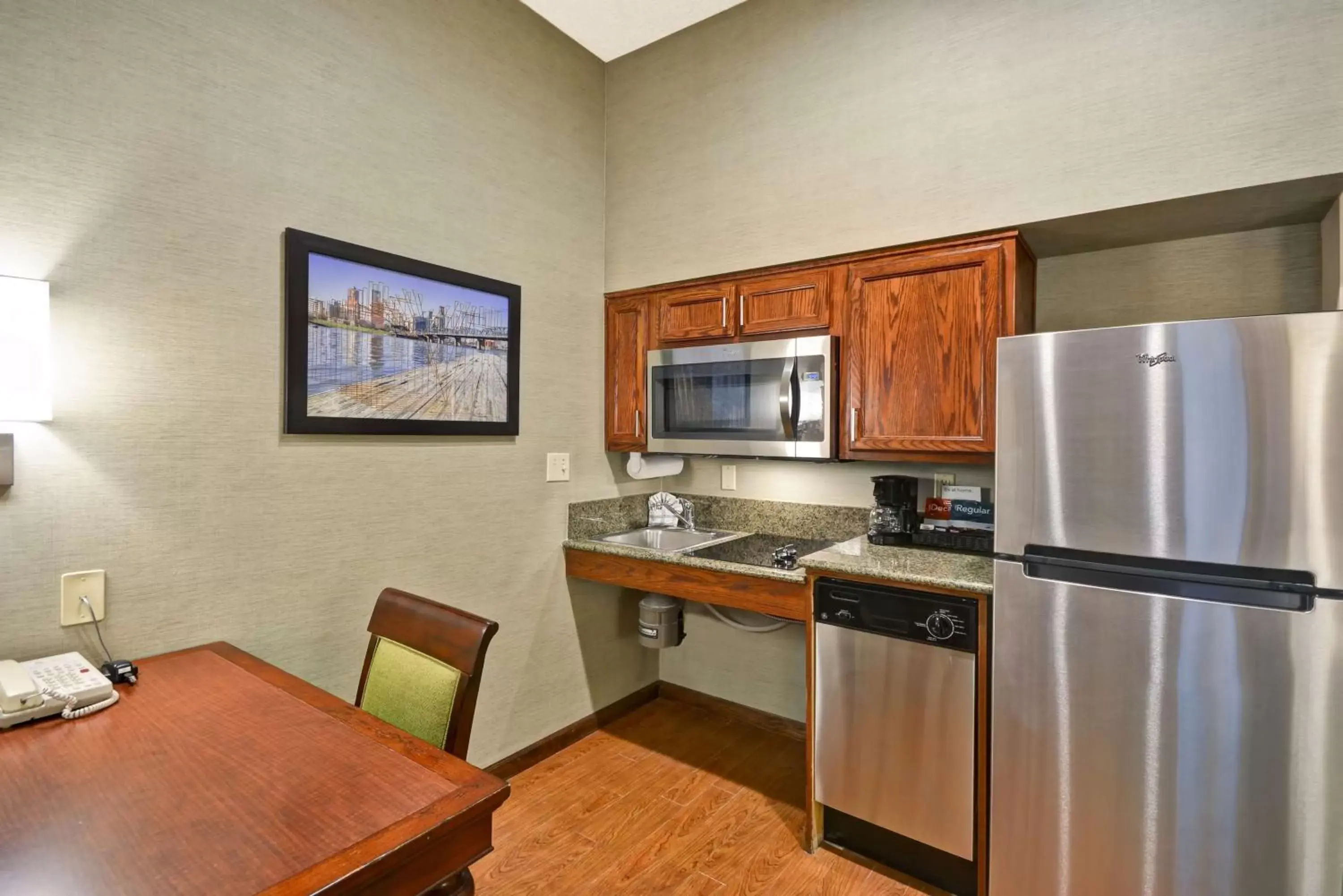 Kitchen or kitchenette, Kitchen/Kitchenette in Homewood Suites Hillsboro Beaverton