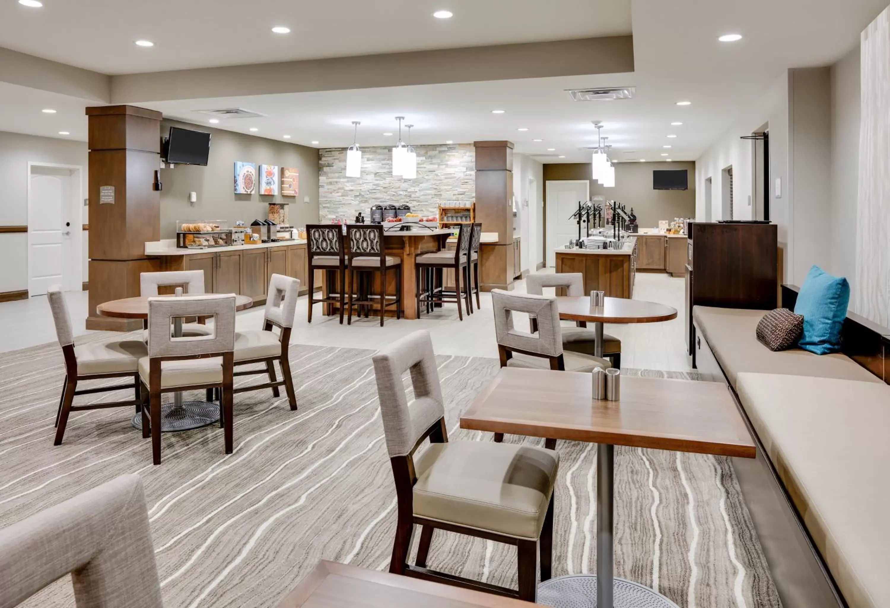 Breakfast, Restaurant/Places to Eat in Staybridge Suites - Oklahoma City - Downtown, an IHG Hotel