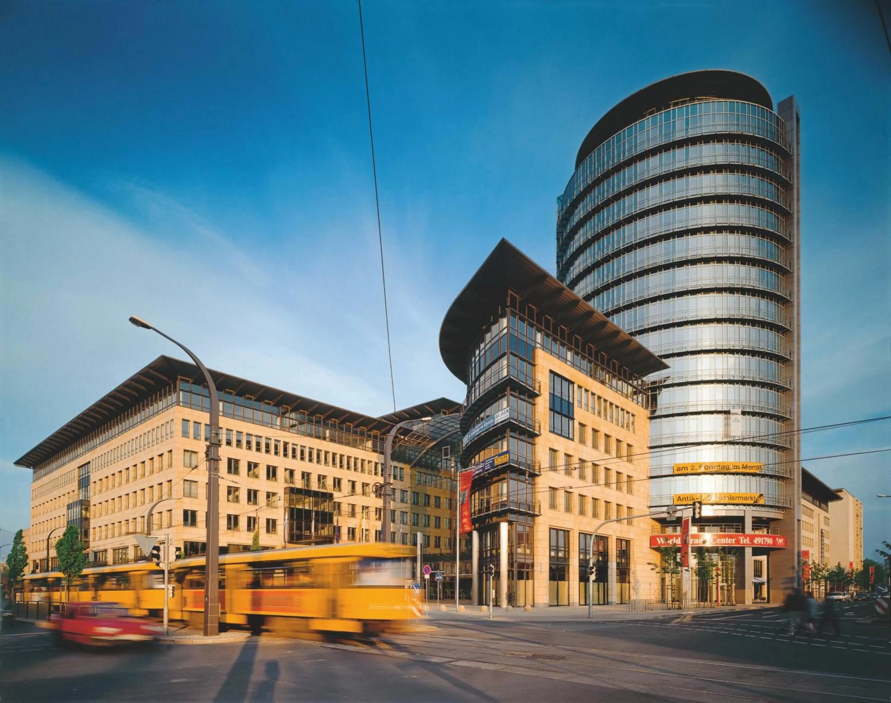 Facade/entrance in Hotel Elbflorenz Dresden
