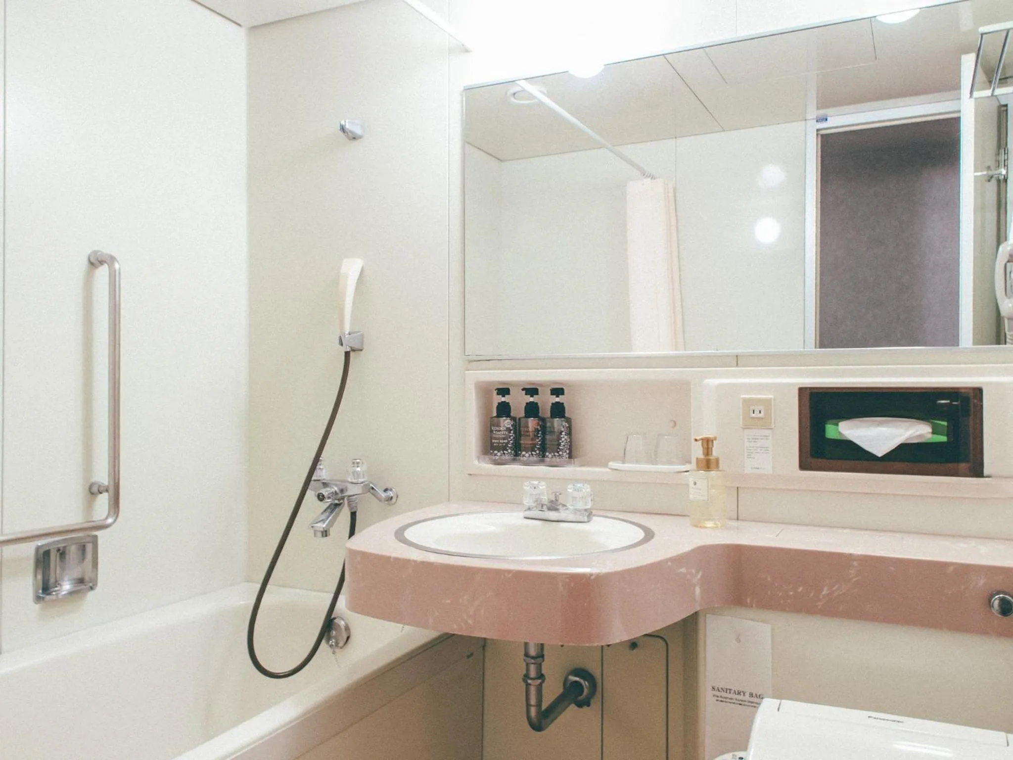 Photo of the whole room in Kanazawa Kokusai Hotel