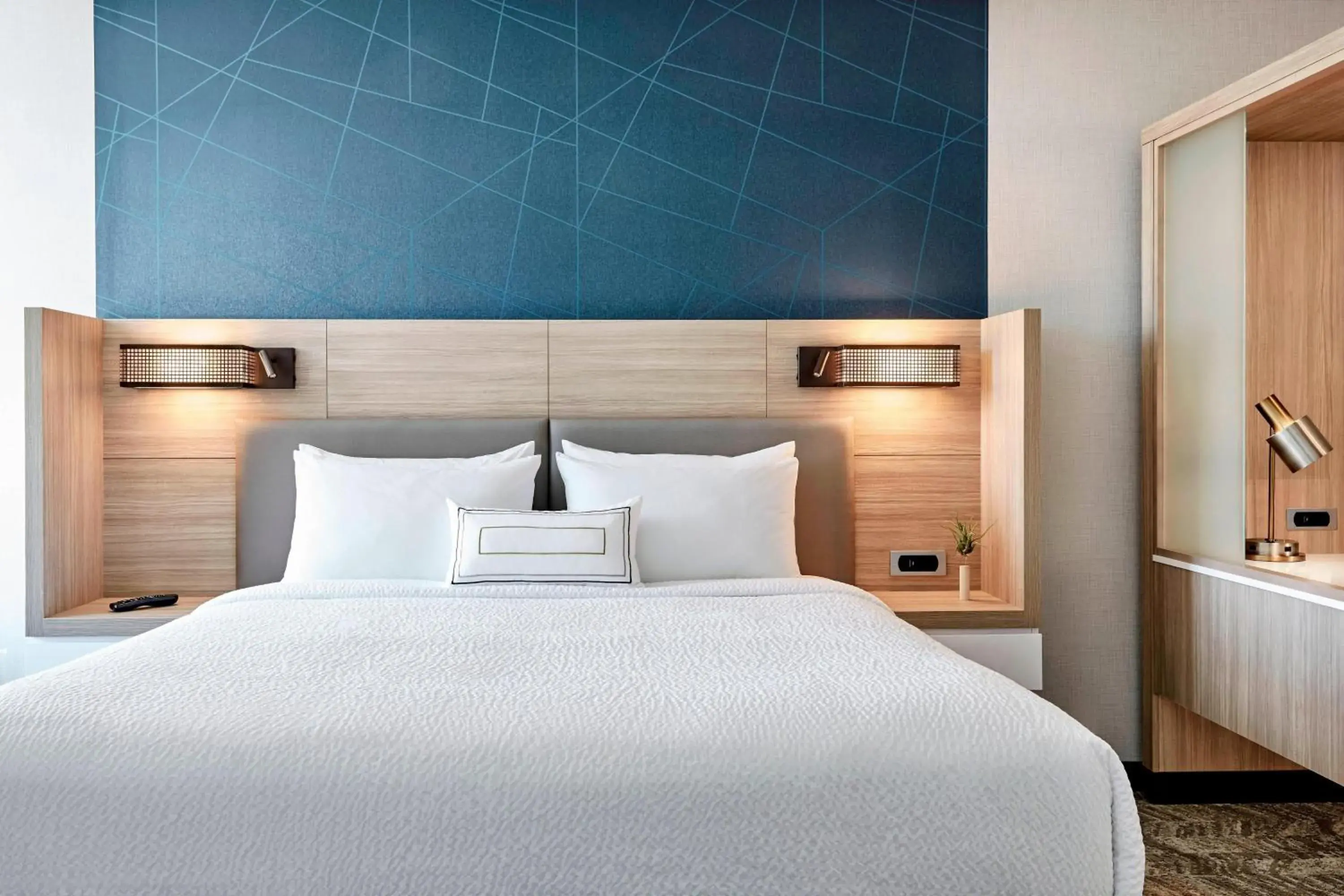 Bedroom, Bed in SpringHill Suites by Marriott Cincinnati Mason