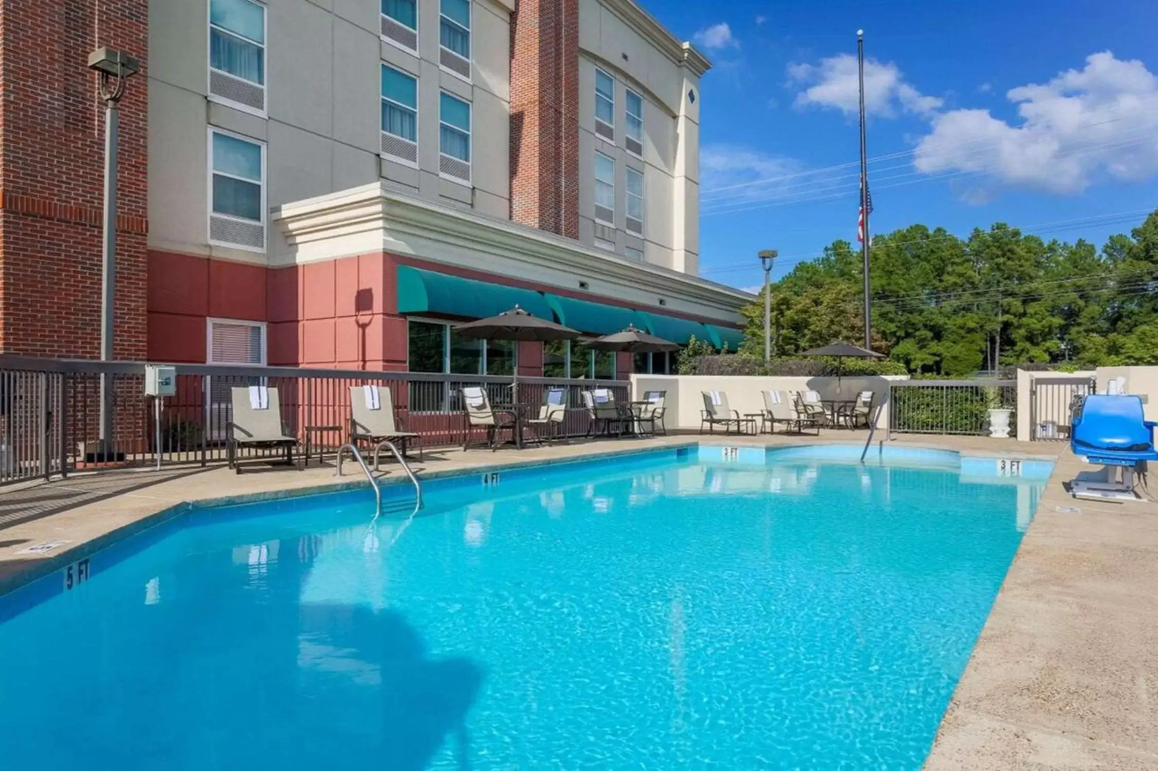 Pool view in Hampton Inn Memphis-Southwind Pool view in Hampton Inn Memphis-Southwind