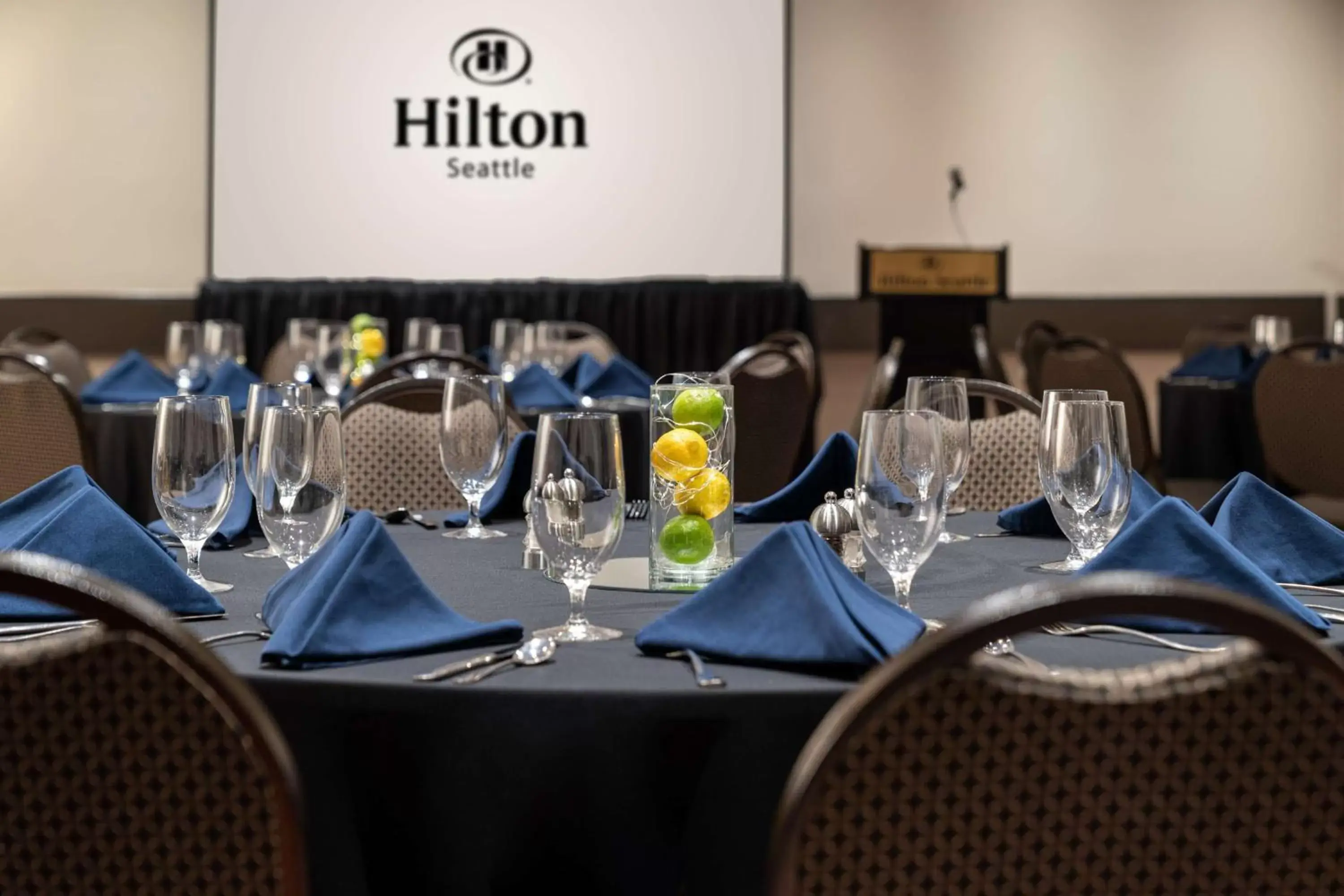 Meeting/conference room, Restaurant/Places to Eat in Hilton Seattle