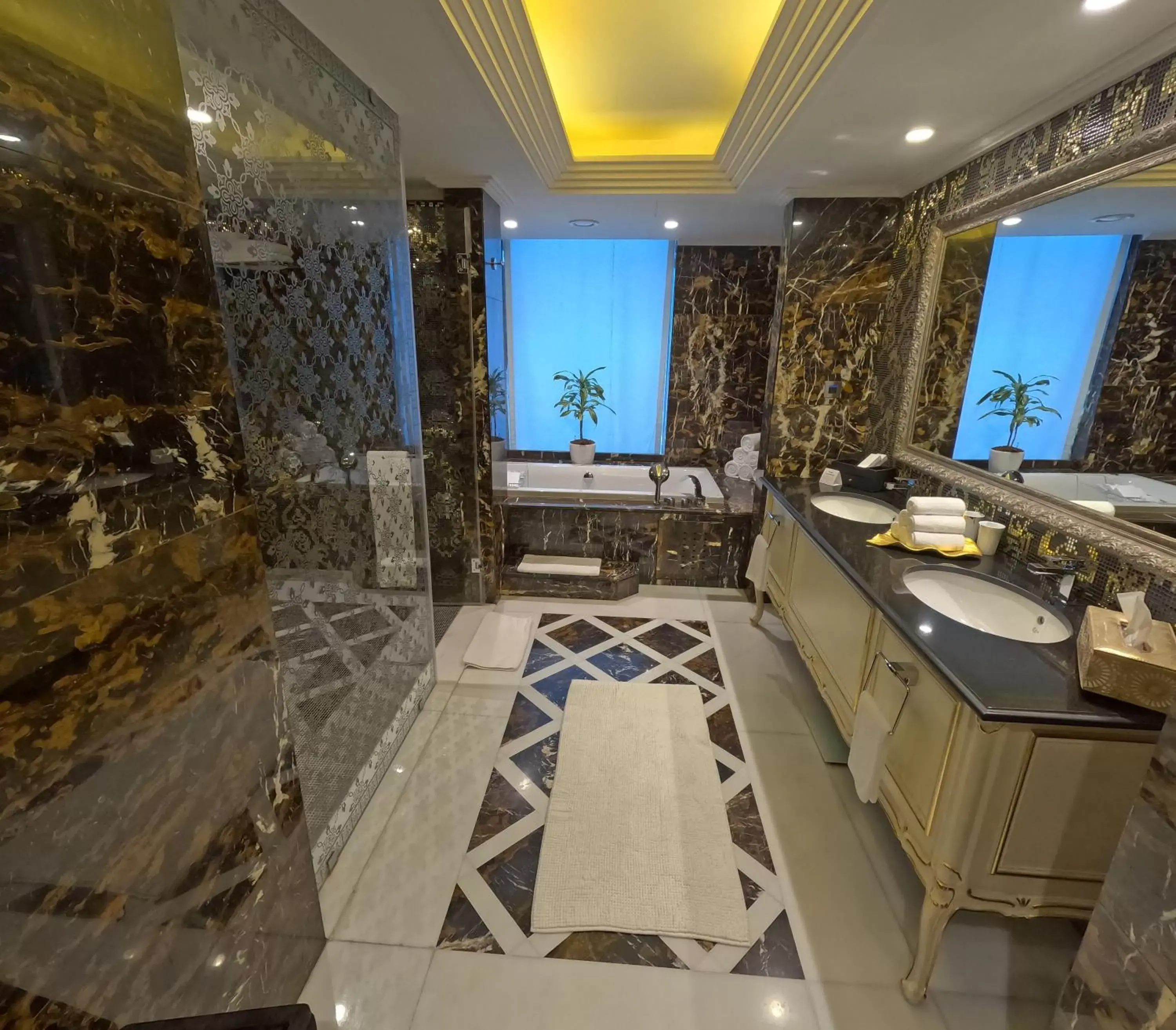 Bathroom in Crowne Plaza Kuwait Al Thuraya City, an IHG Hotel