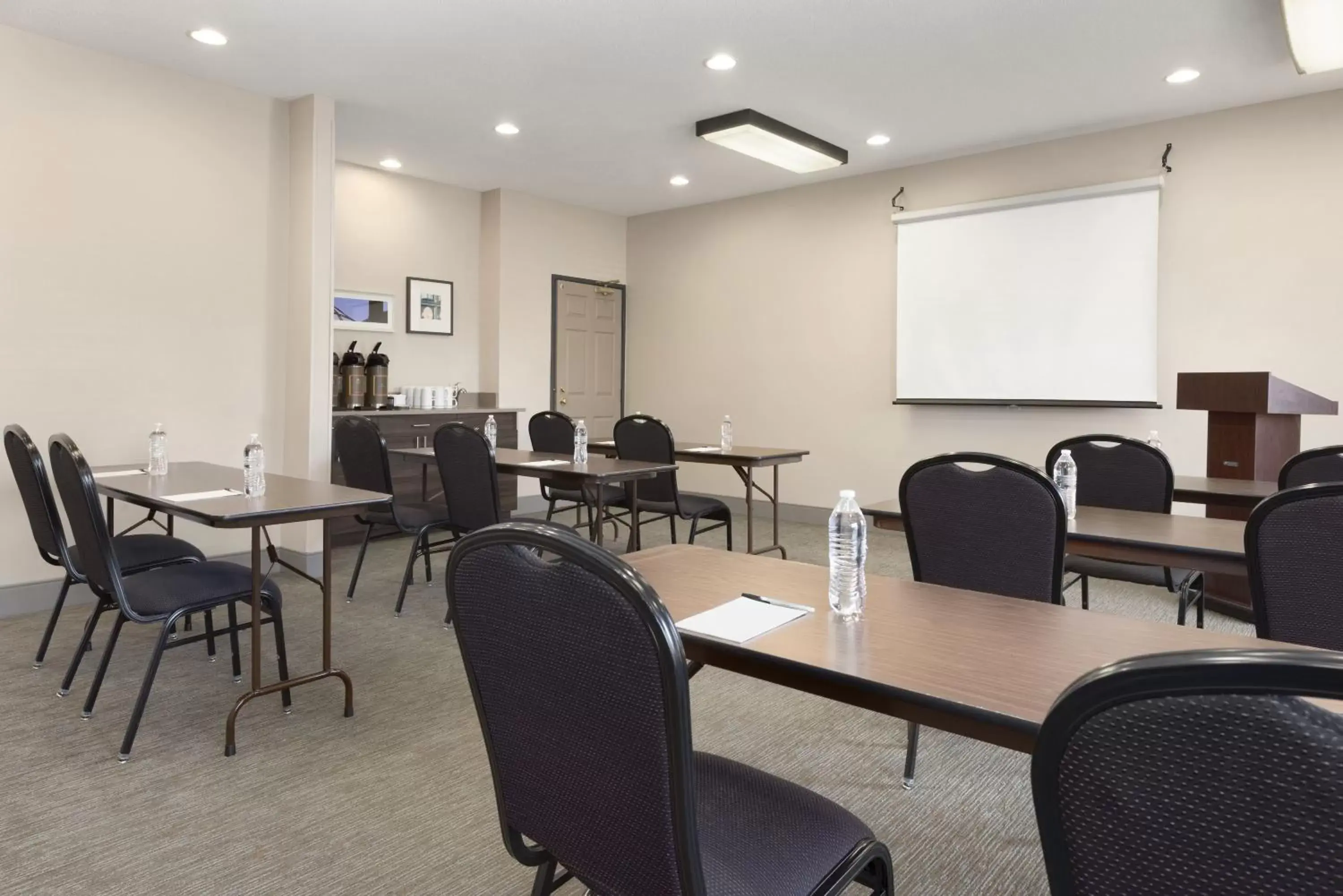 Meeting/conference room in Country Inn & Suites by Radisson, Romeoville, IL