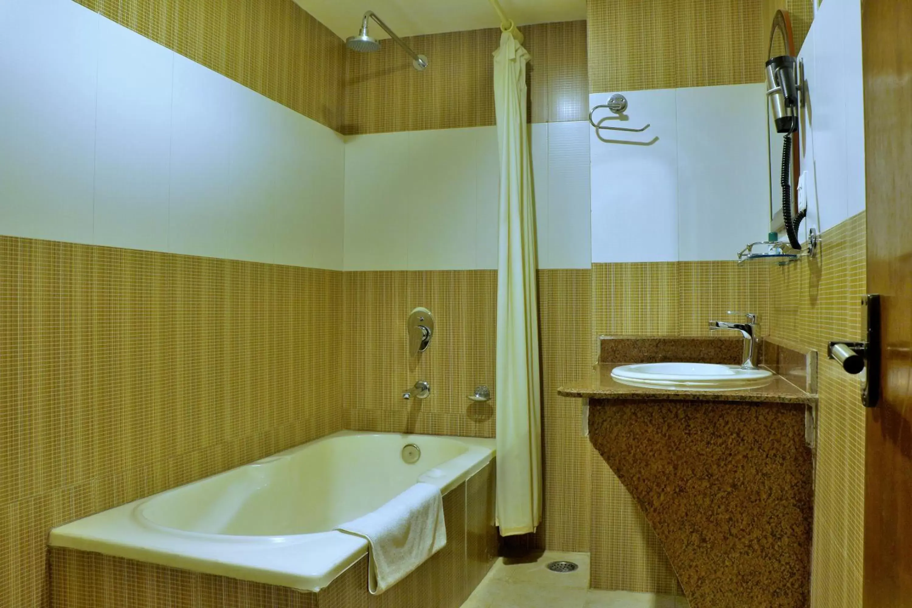 Shower, Bathroom in Hotel City Inn - Mountain View