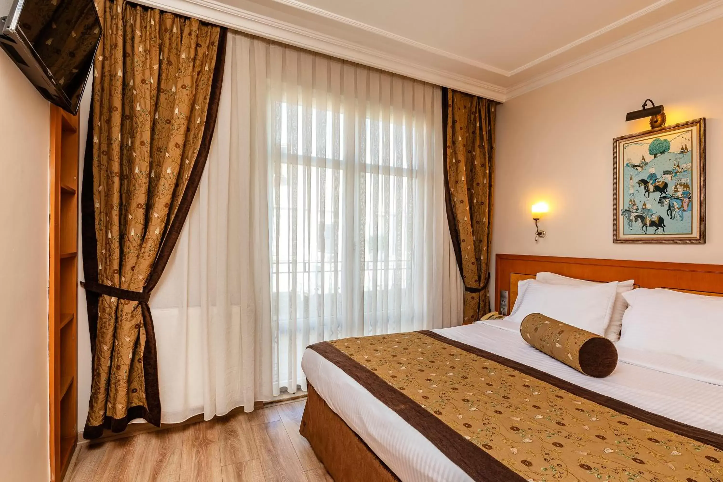 Bed in Santa Ottoman Hotel Bed in Santa Ottoman Hotel