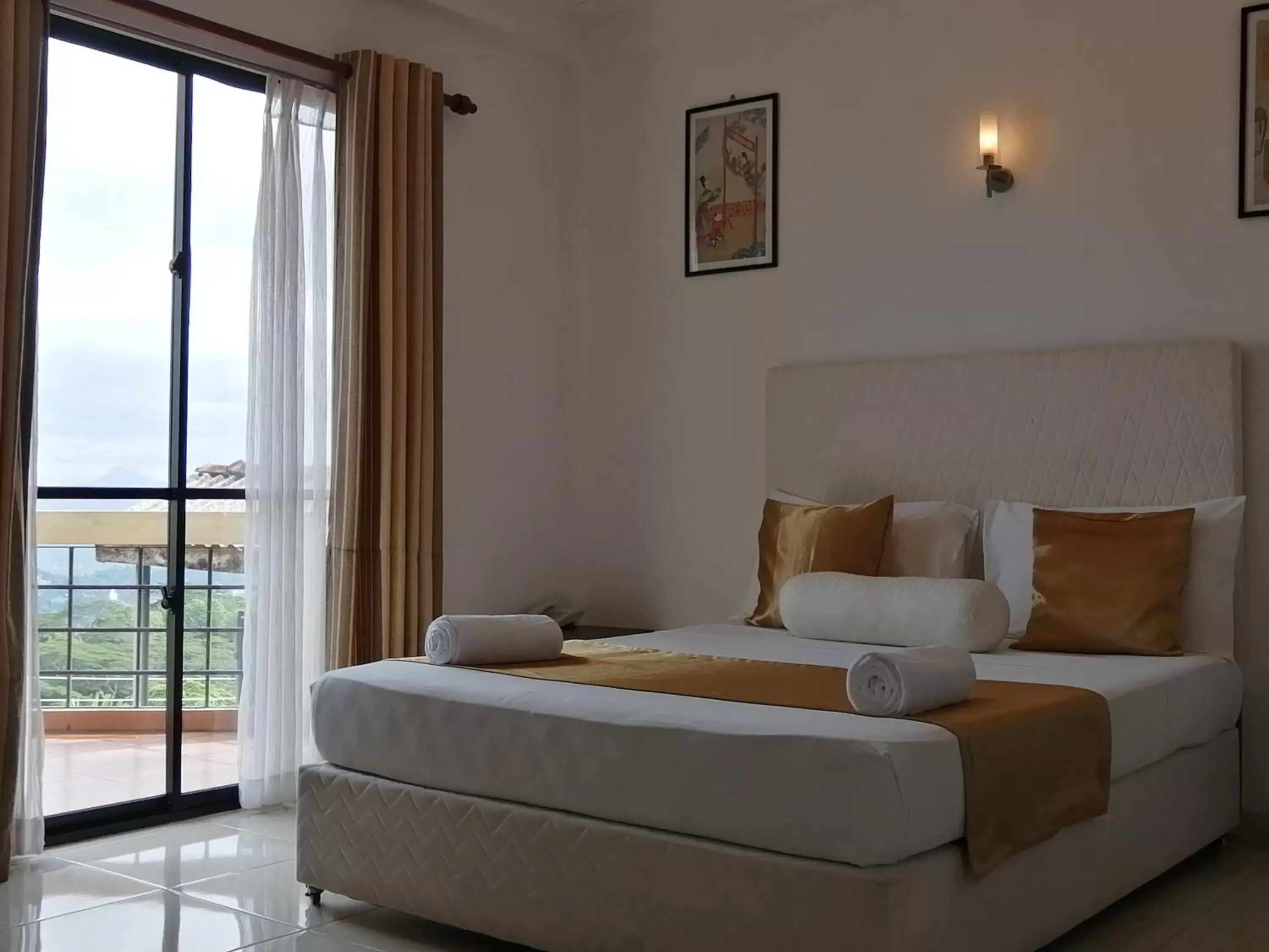 Standard Double Room with Fan - single occupancy in Kandy Unique Hotel Standard Double Room with Fan - single occupancy in Kandy Unique Hotel