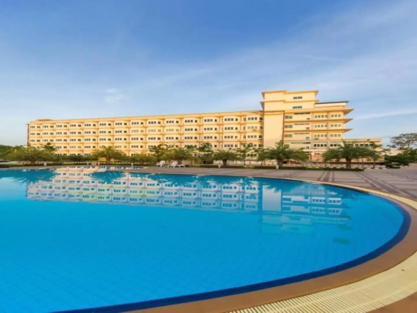 Swimming Pool in Siamgrand Hotel