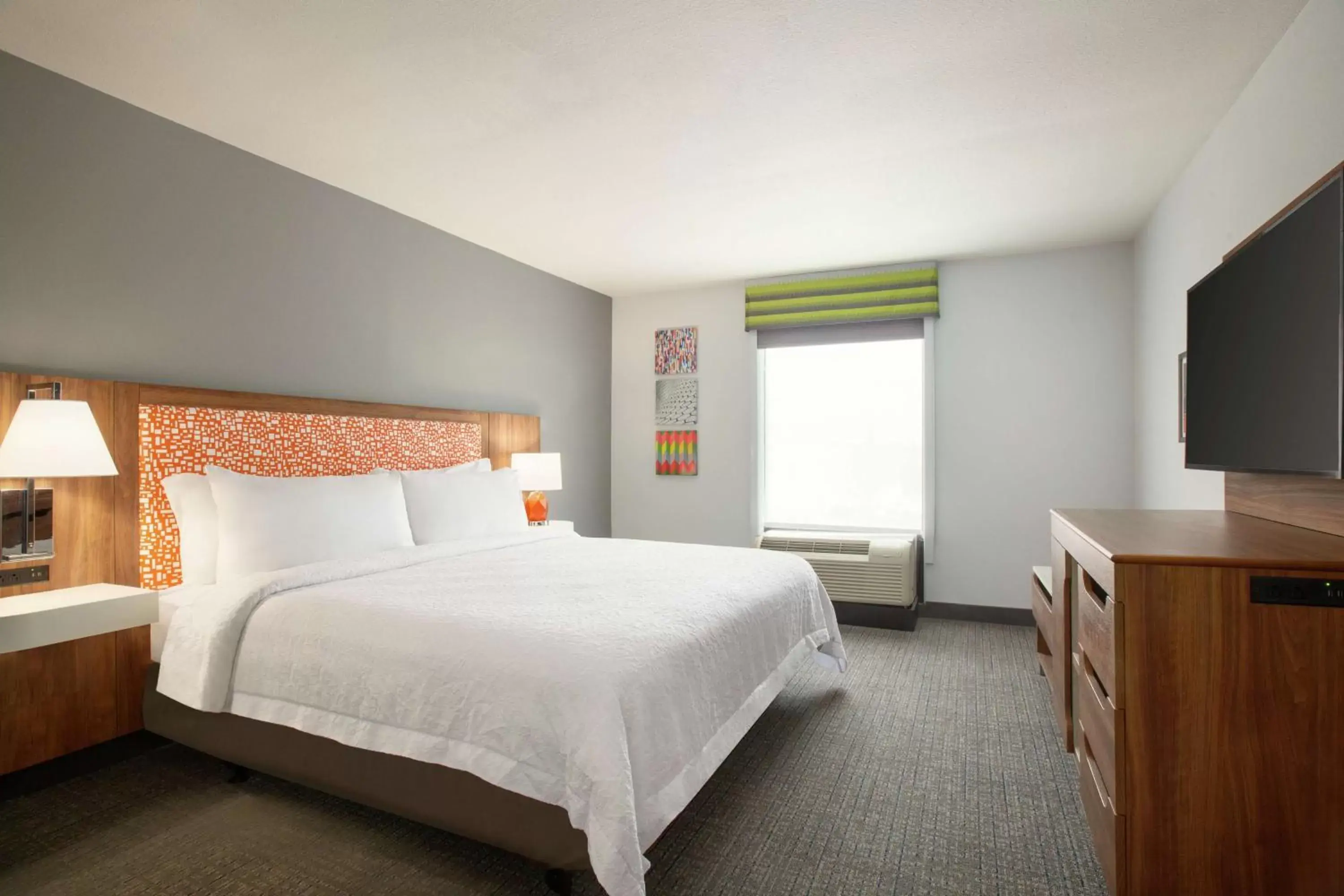 Bed in Hampton Inn & Suites Houston-Cypress Station