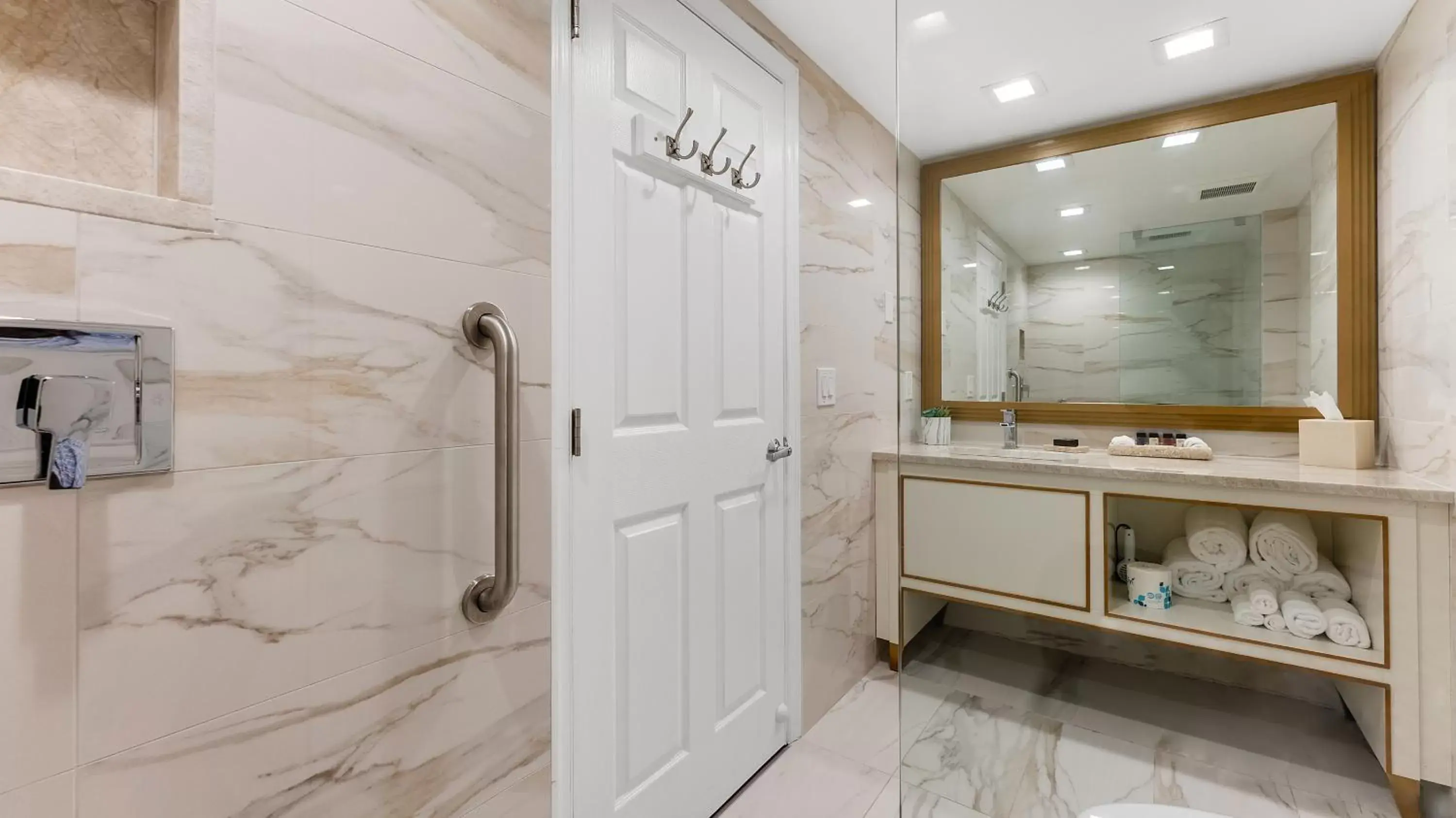 Bathroom in La Mer Beachfront Resort