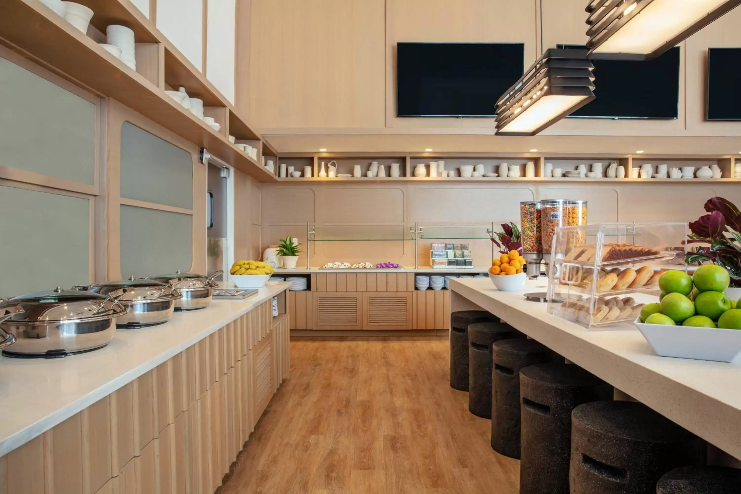 Breakfast, Kitchen/Kitchenette in Residence Inn by Marriott Miami Aventura Mall