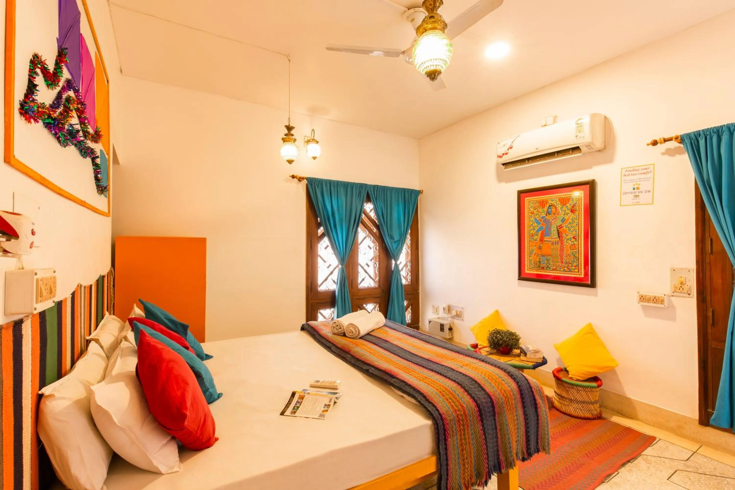 Bed in goSTOPS Lite Varanasi