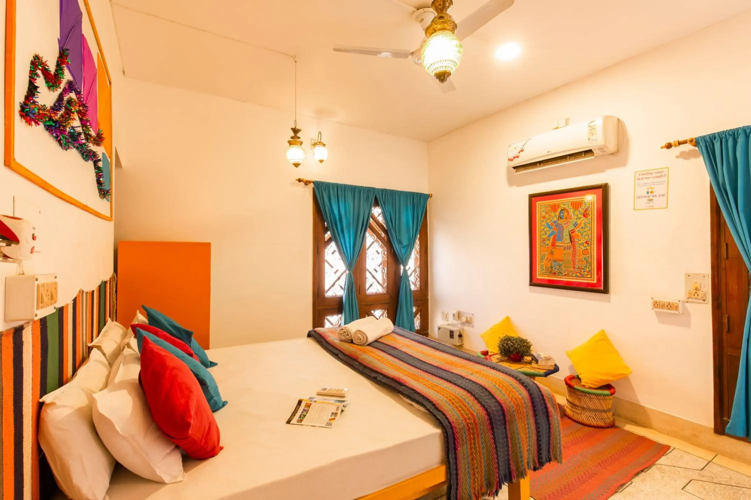 Bed in goSTOPS Varanasi - Rooms & Dorms