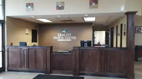 Lobby/Reception in Quality Inn & Suites