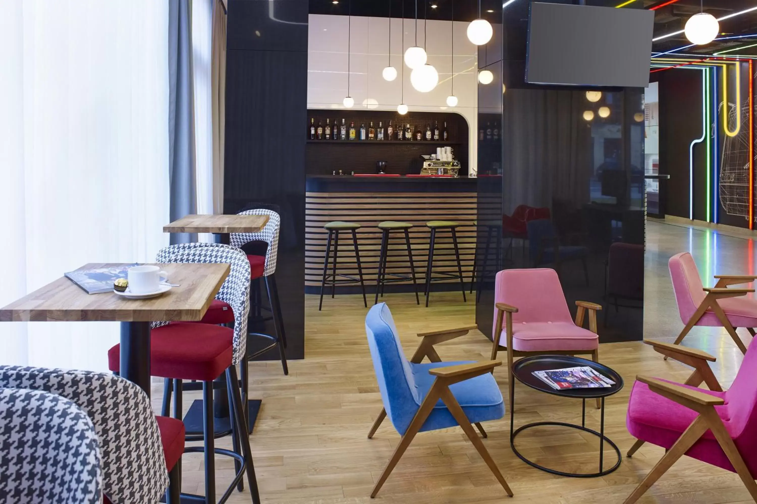 Restaurant/Places to Eat in ibis Styles Warszawa City
