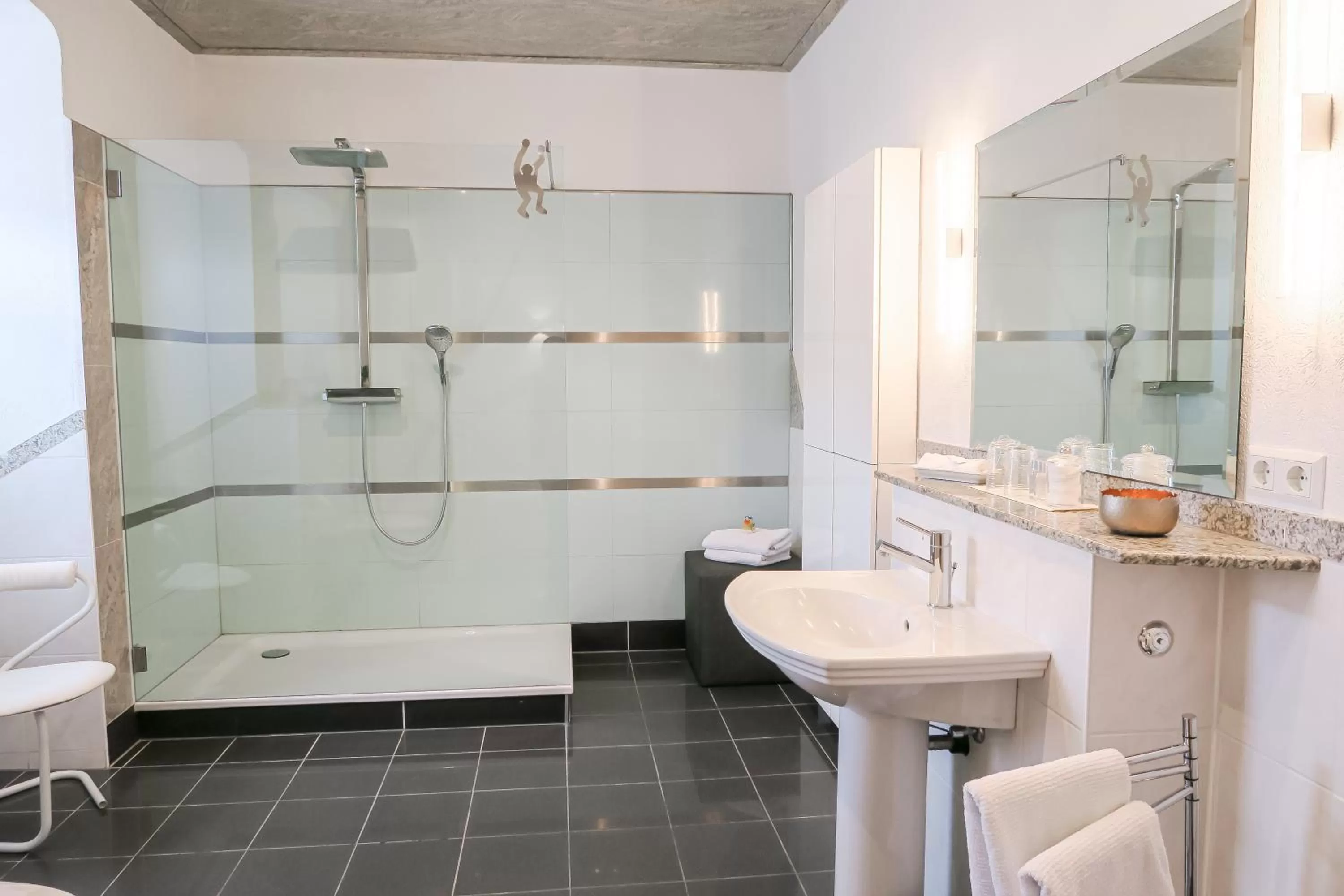 Bathroom in Hotel Service Apartments am Prinzenplatz - Superior