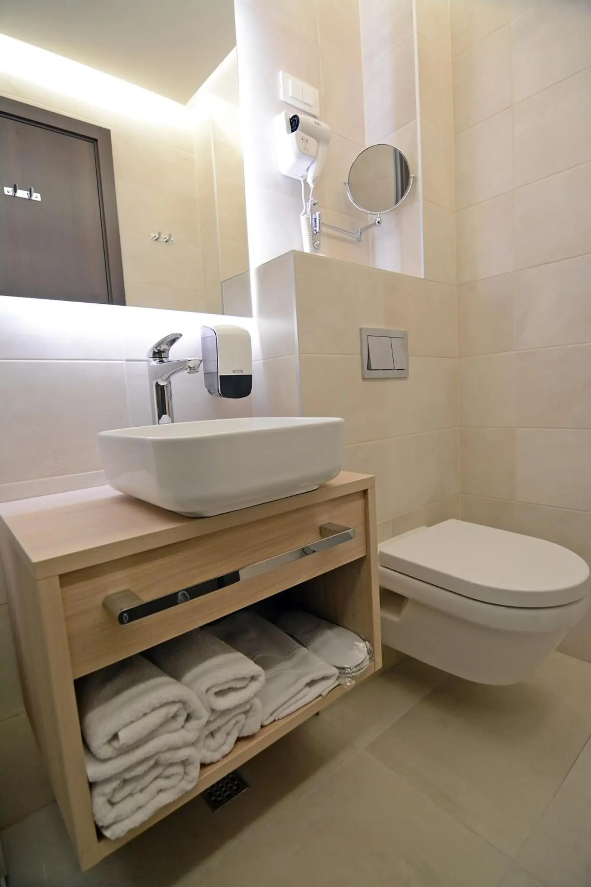 Toilet, Bathroom in Hotel Gallus