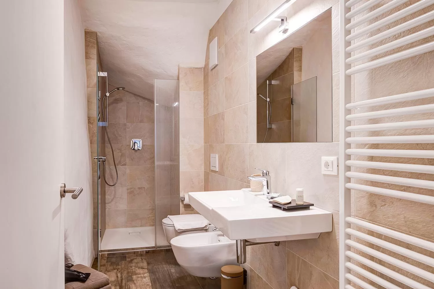 Toilet in Arcadia Rooms