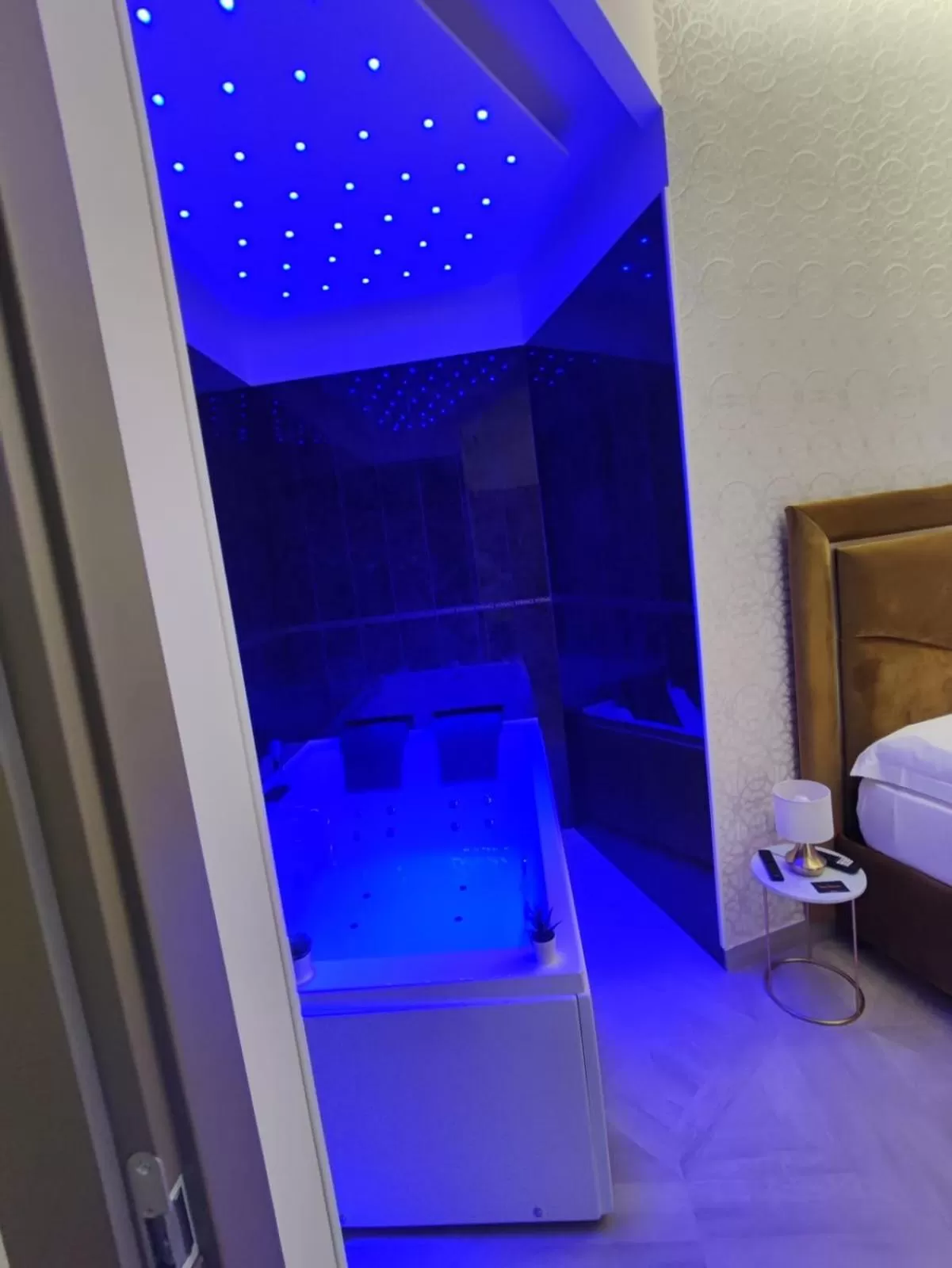 Bathroom in Twin Towers Naples Luxury