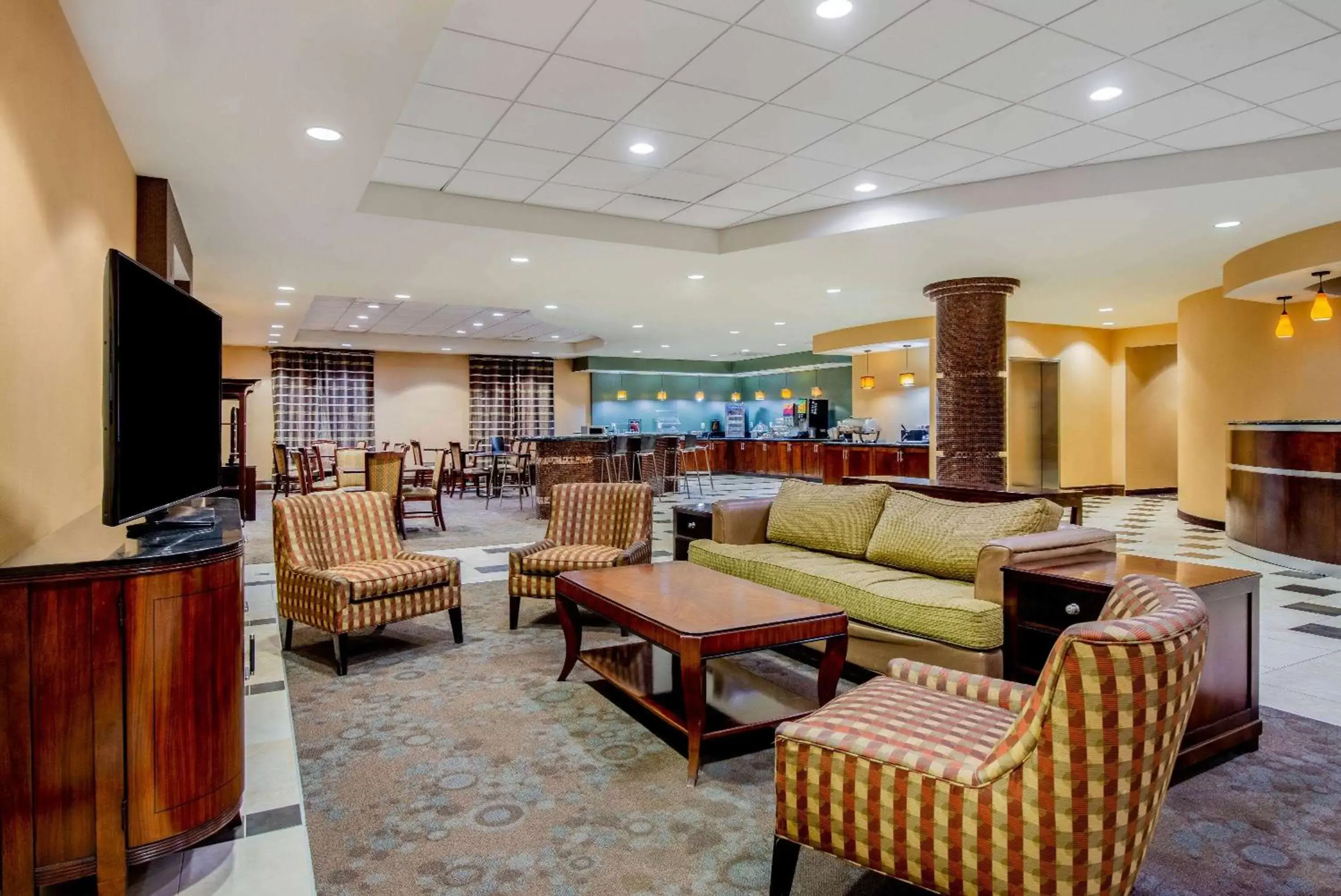 Lobby or reception in La Quinta Inn & Suites Bel Air