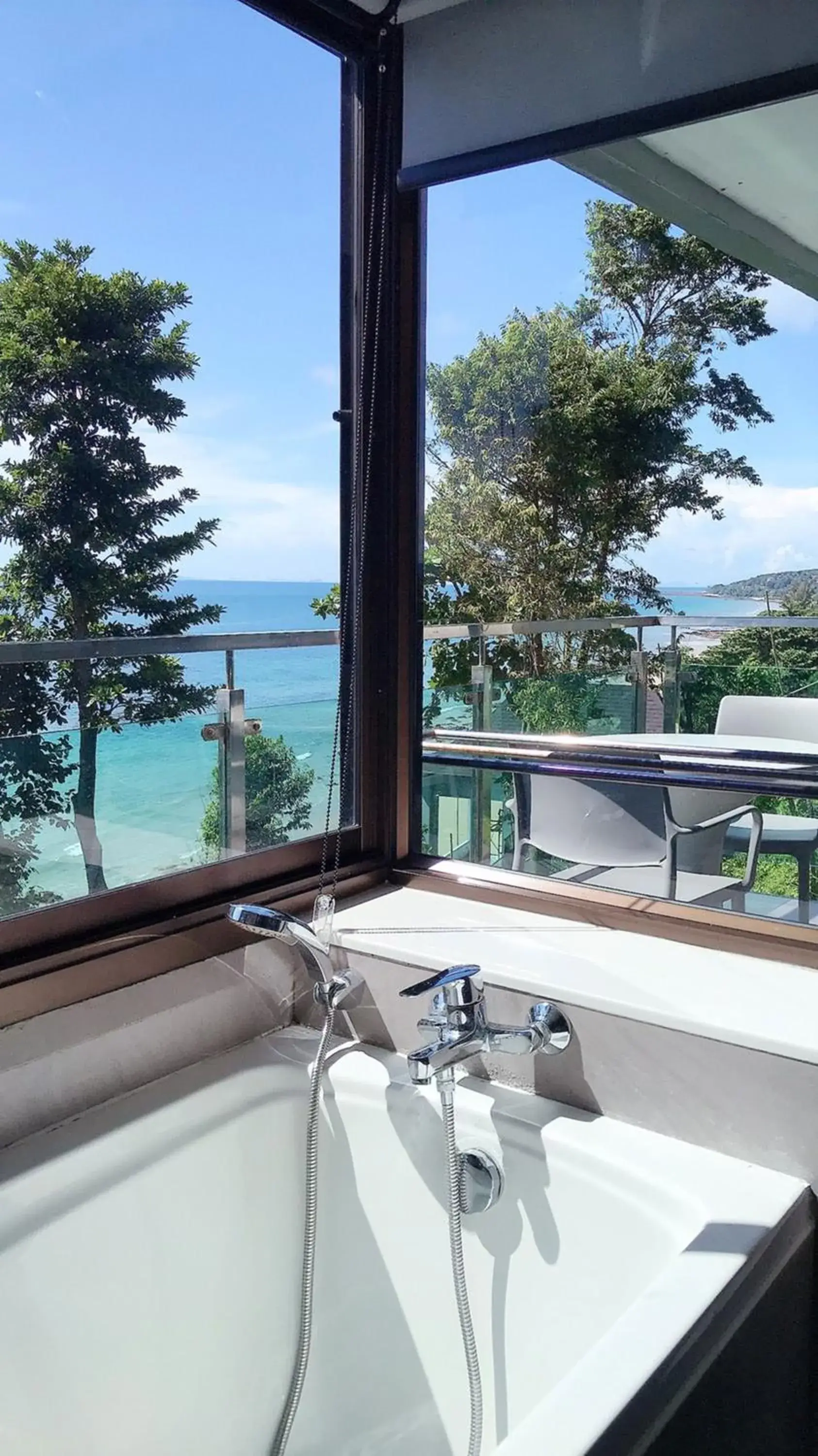 Sea view, Bathroom in Cliff Lanta Suite-Koh Lanta Krabi