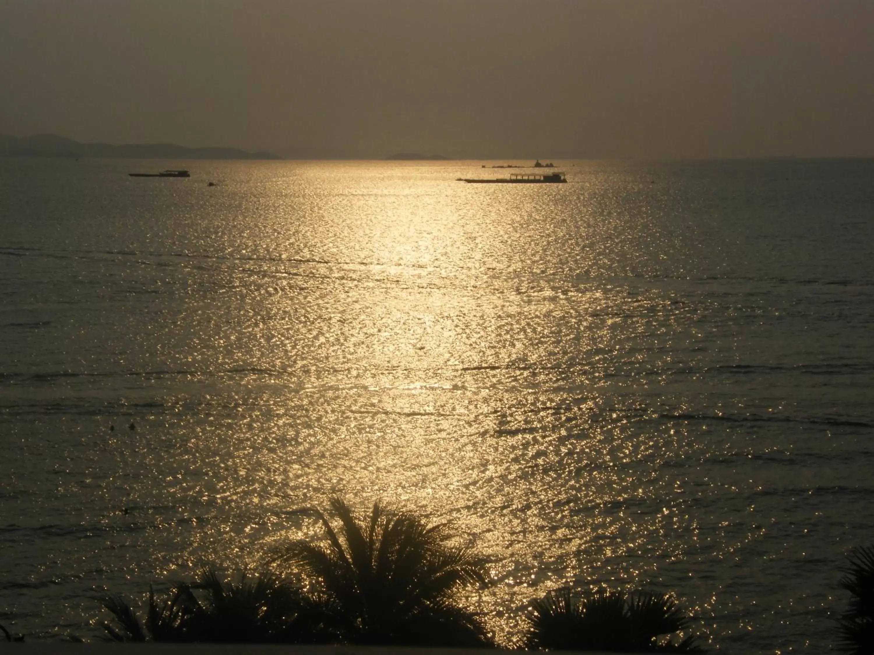 Beach, Sunrise/Sunset in The Beach Front Resort, Pattaya