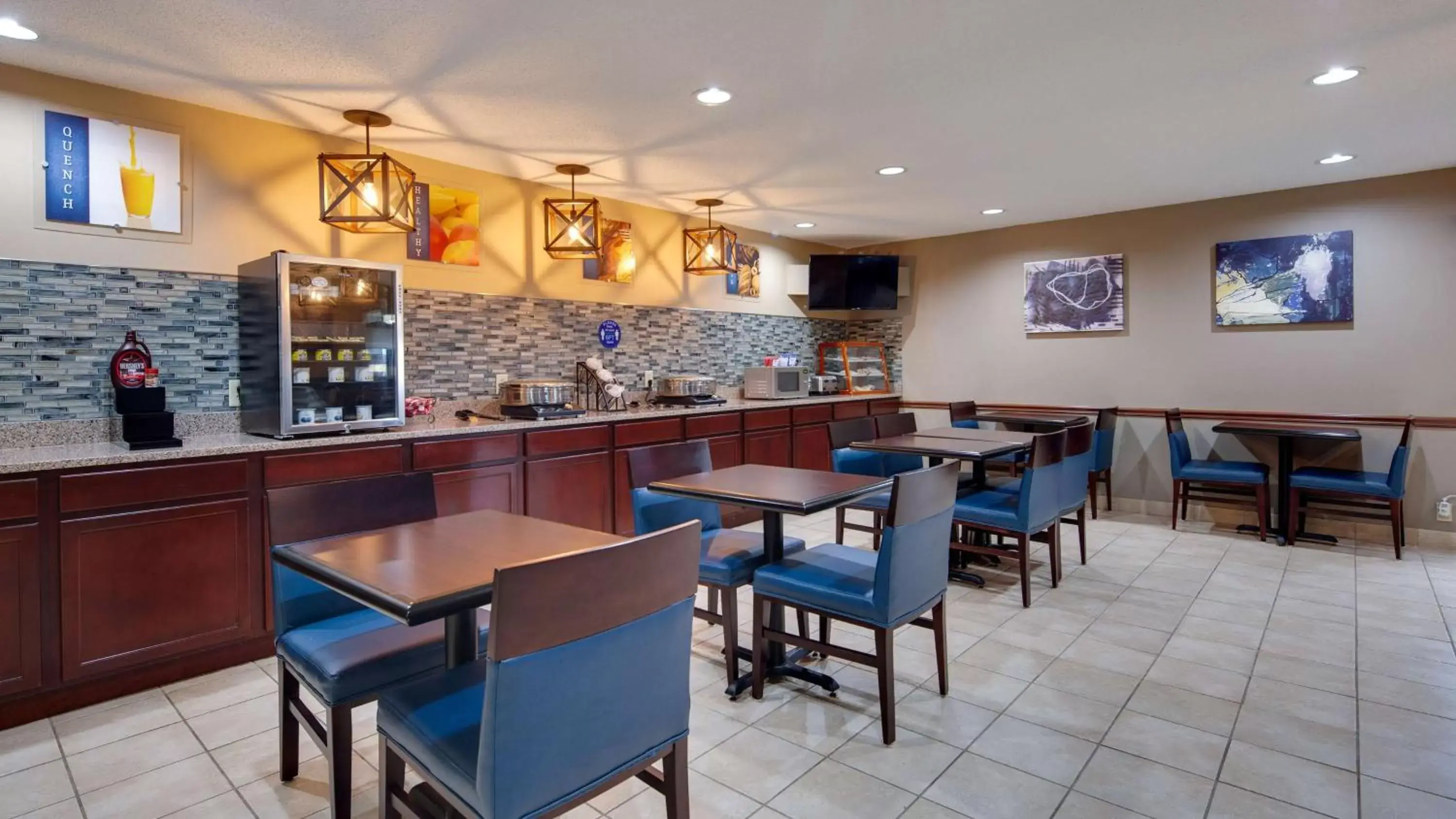 Restaurant/Places to Eat in Best Western Lakewood Inn
