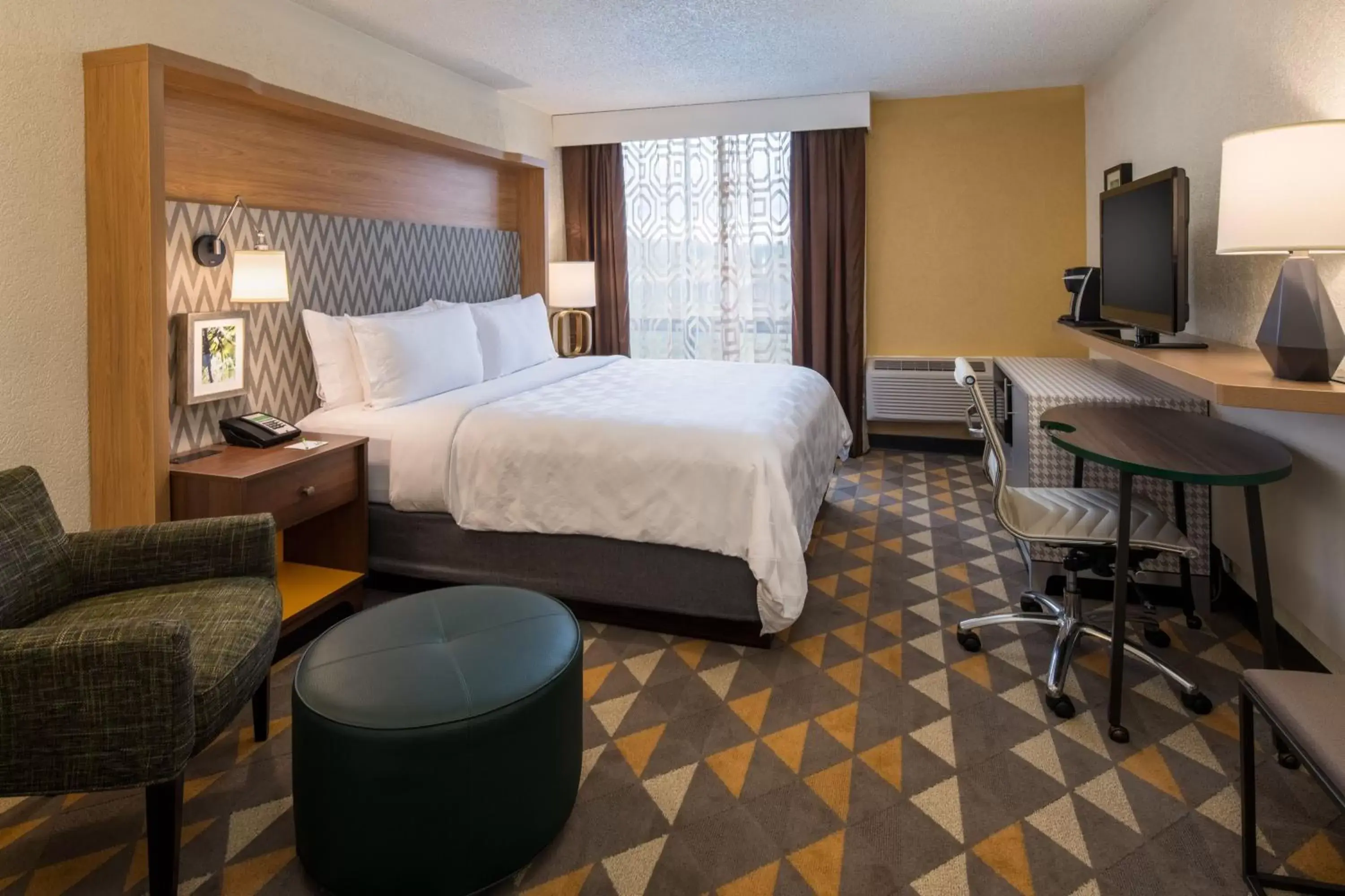 Photo of the whole room in Holiday Inn Portland South/Wilsonville, an IHG Hotel