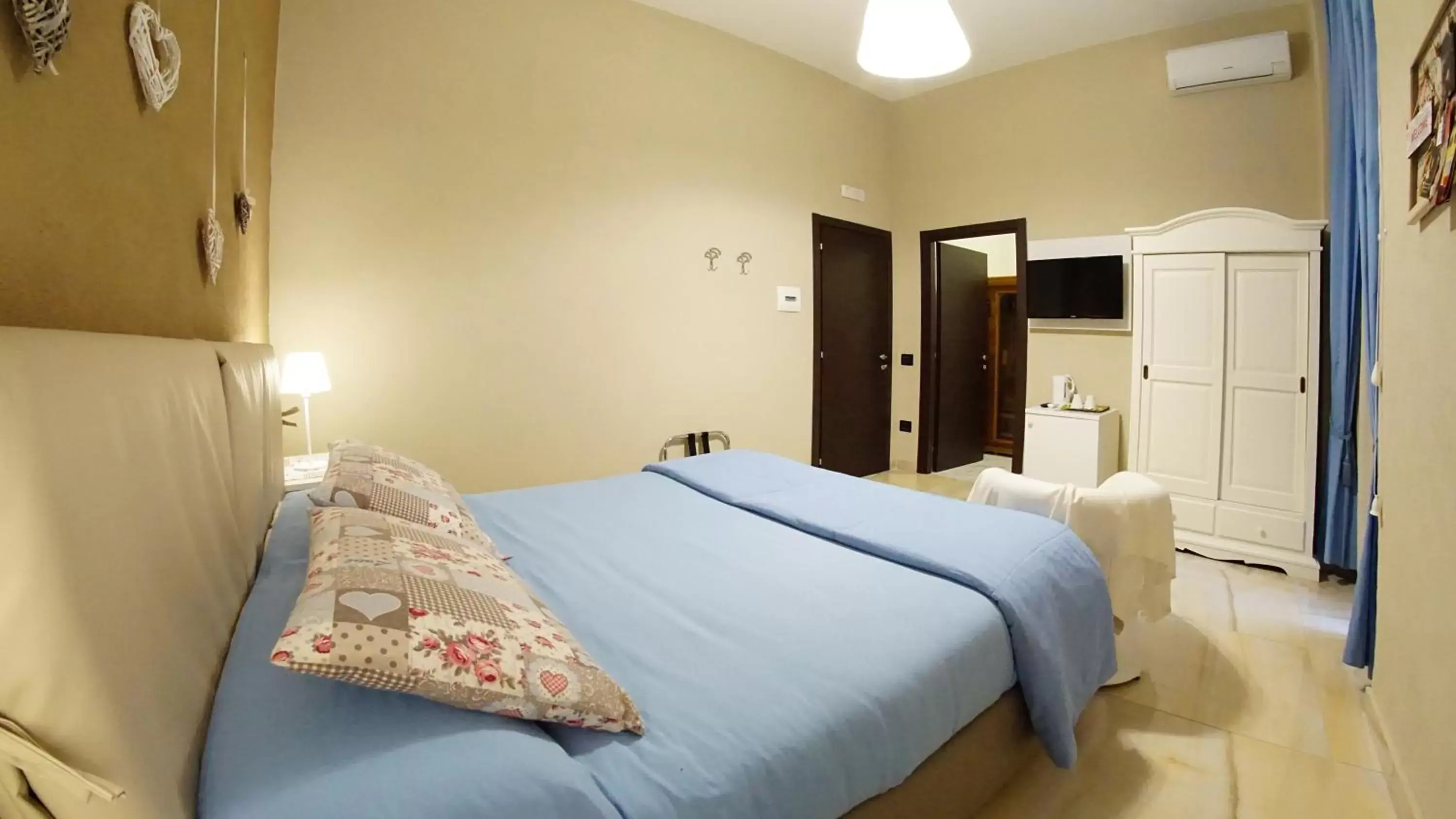 Bed in Beverello Suite