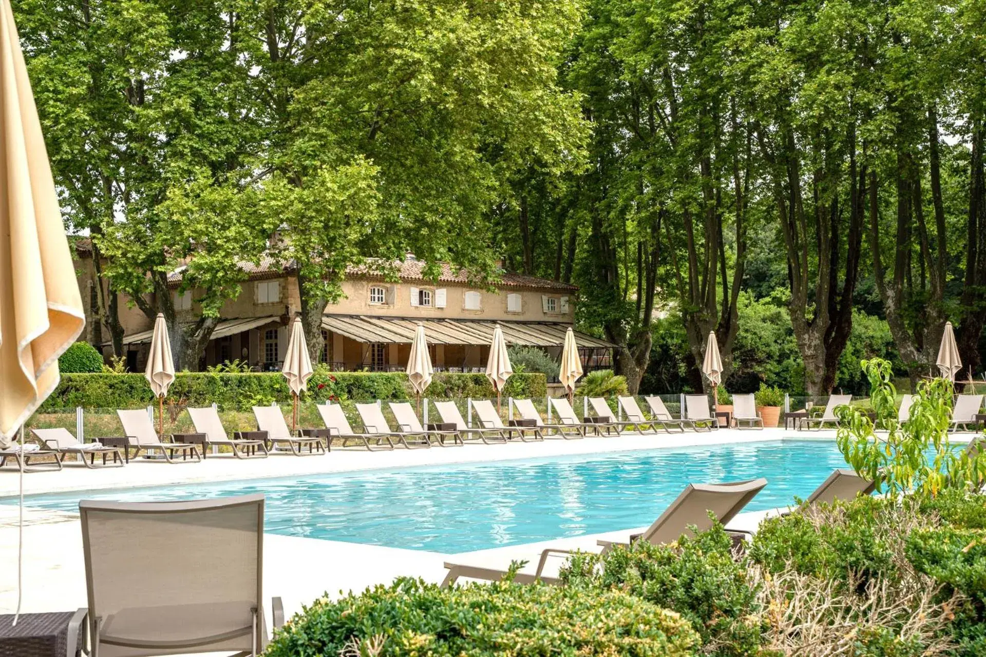 Swimming Pool in Le Moulin de Vernègues Hôtel & Spa