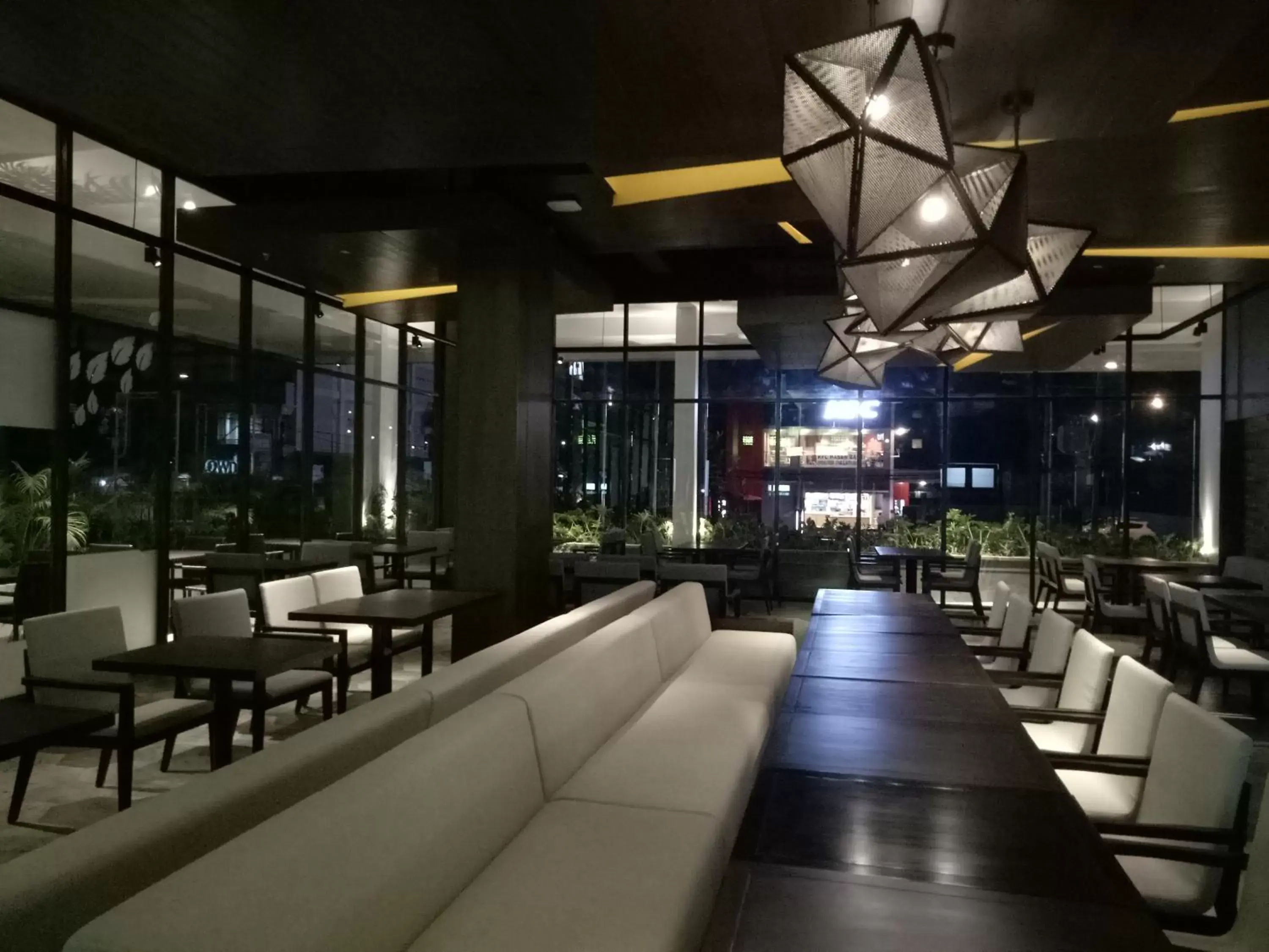 Restaurant/Places to Eat in Midtown Hotel Samarinda