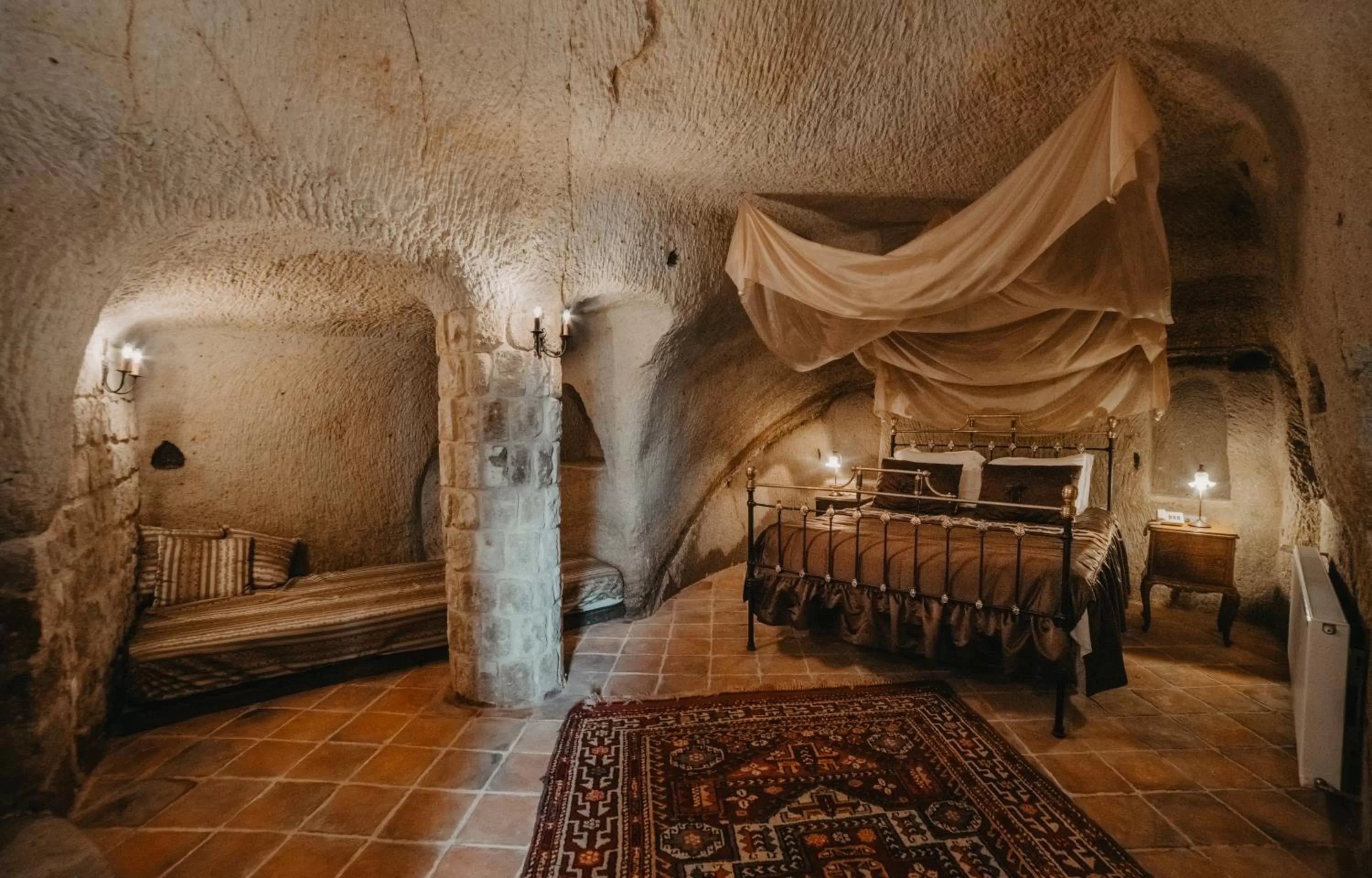 Photo of the whole room, Bed in Dere Suites Cappadocia