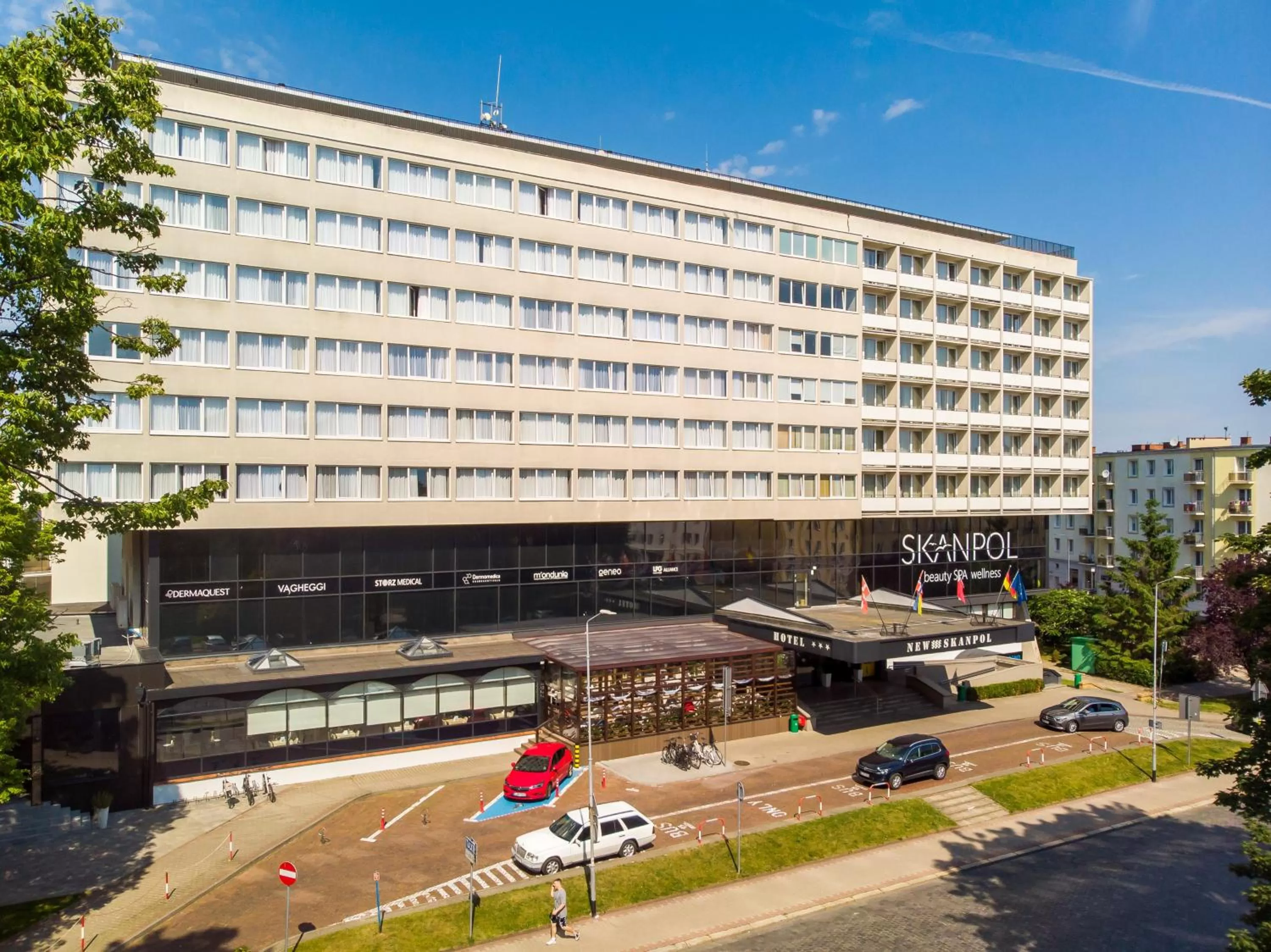 Property building in Hotel New Skanpol