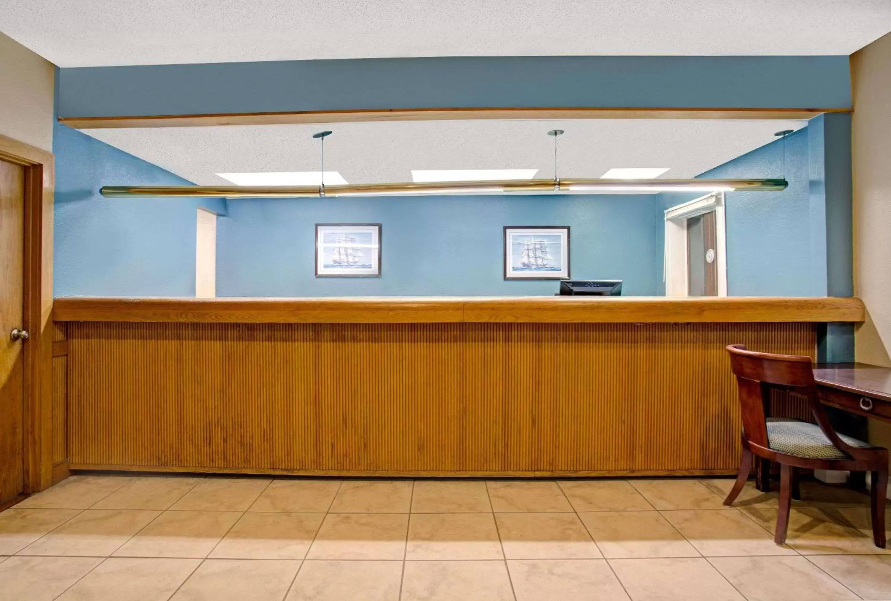 Lobby or reception, Lobby/Reception in Super 8 by Wyndham Norfolk/Chesapeake Bay