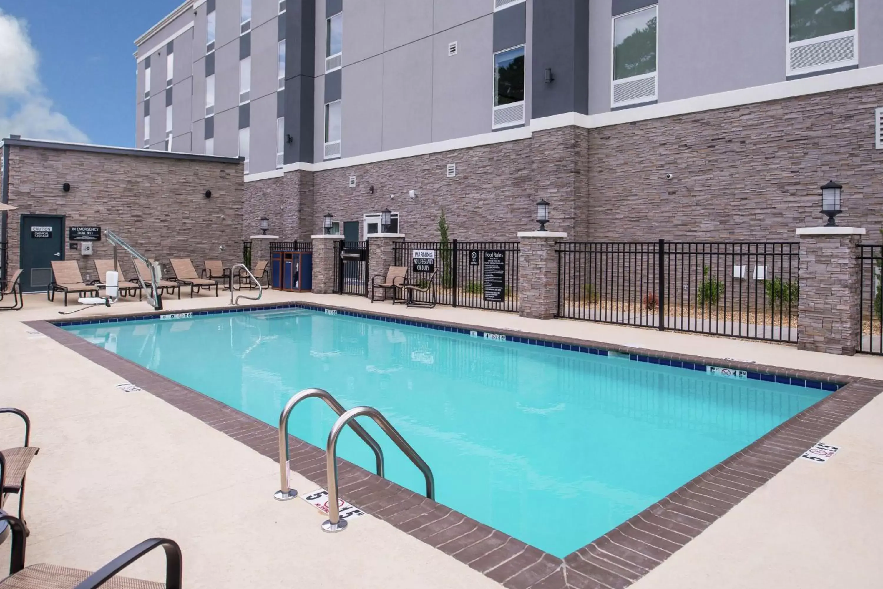 Pool view, Swimming Pool in Hampton Inn Benson