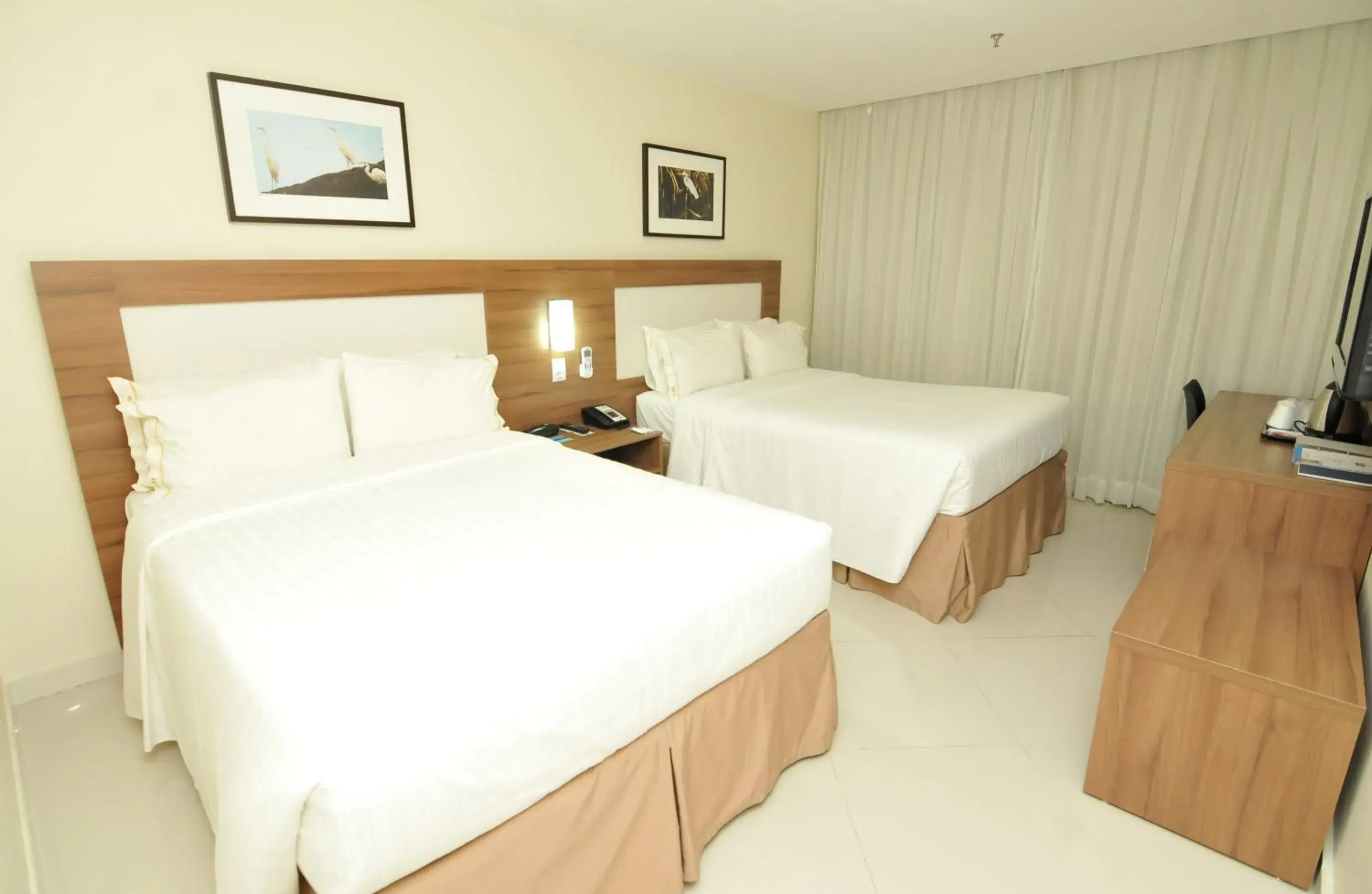 Photo of the whole room, Bed in Holiday Inn Express Belem Ananindeua, an IHG Hotel