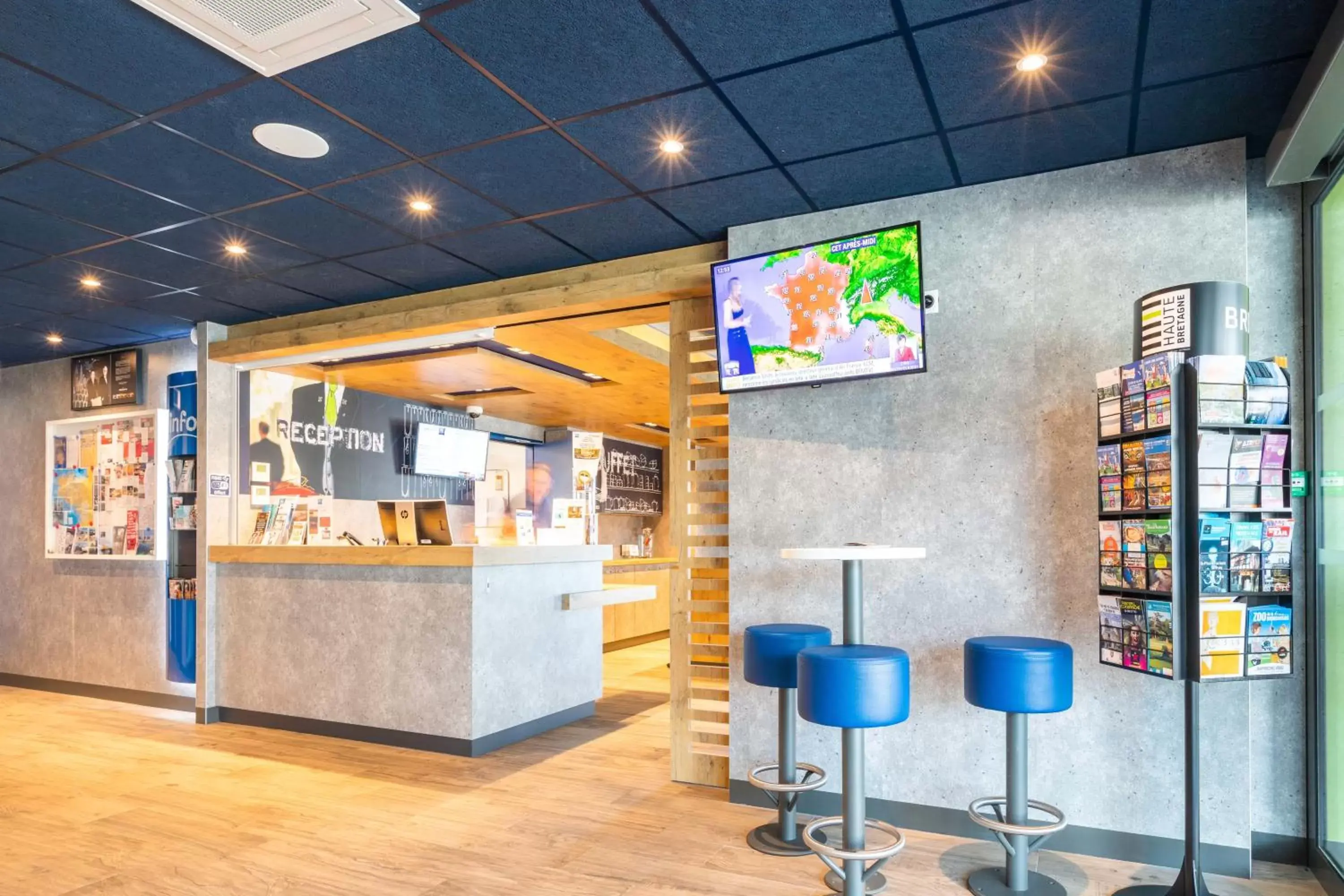 Lobby or reception, Lounge/Bar in ibis budget Rennes Rte Lorient