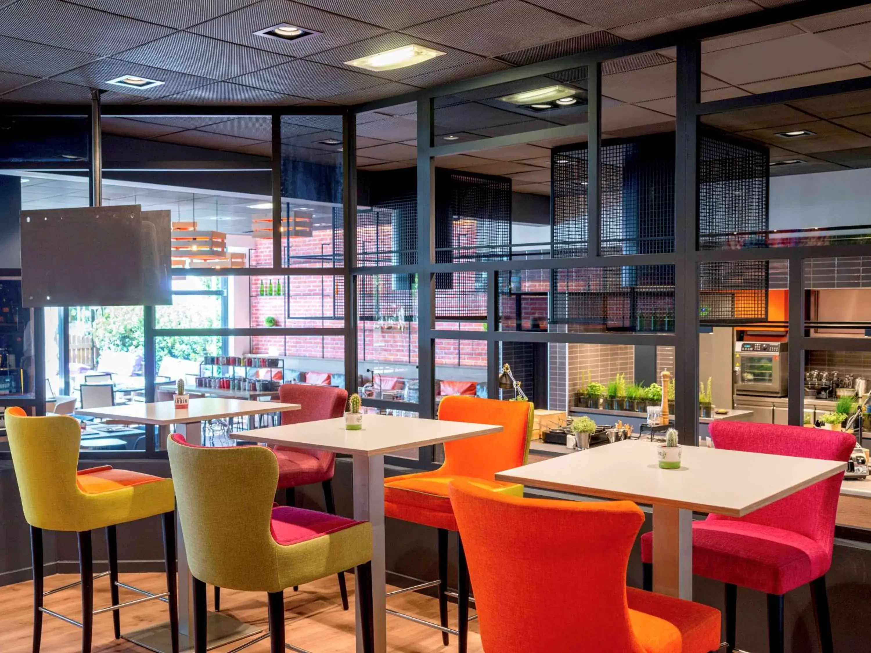 Restaurant/Places to Eat in Hotel Mercure Toulouse Centre Compans