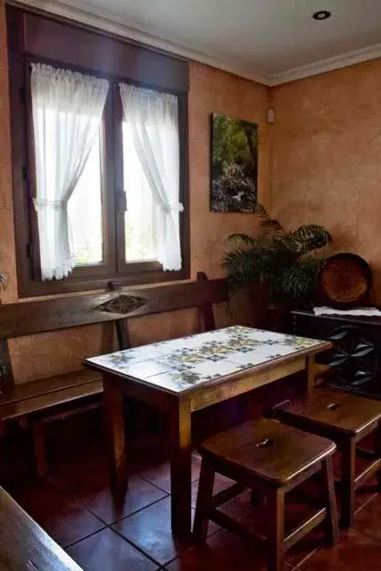Dining area, Seating Area in Hotel & Spa Villa de Mestas