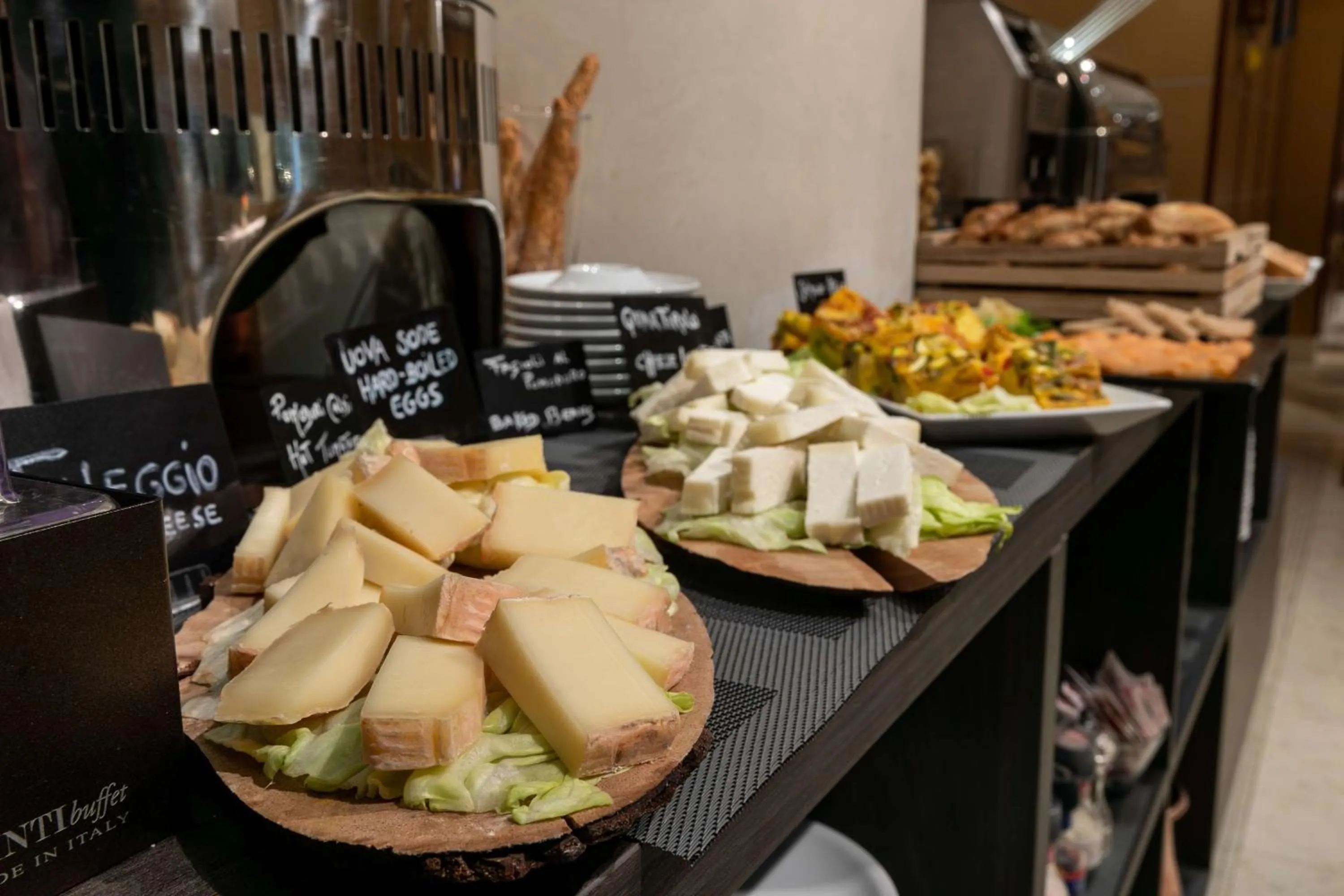 Restaurant/places to eat in Hotel Cappello D'Oro, BW Signature Collection