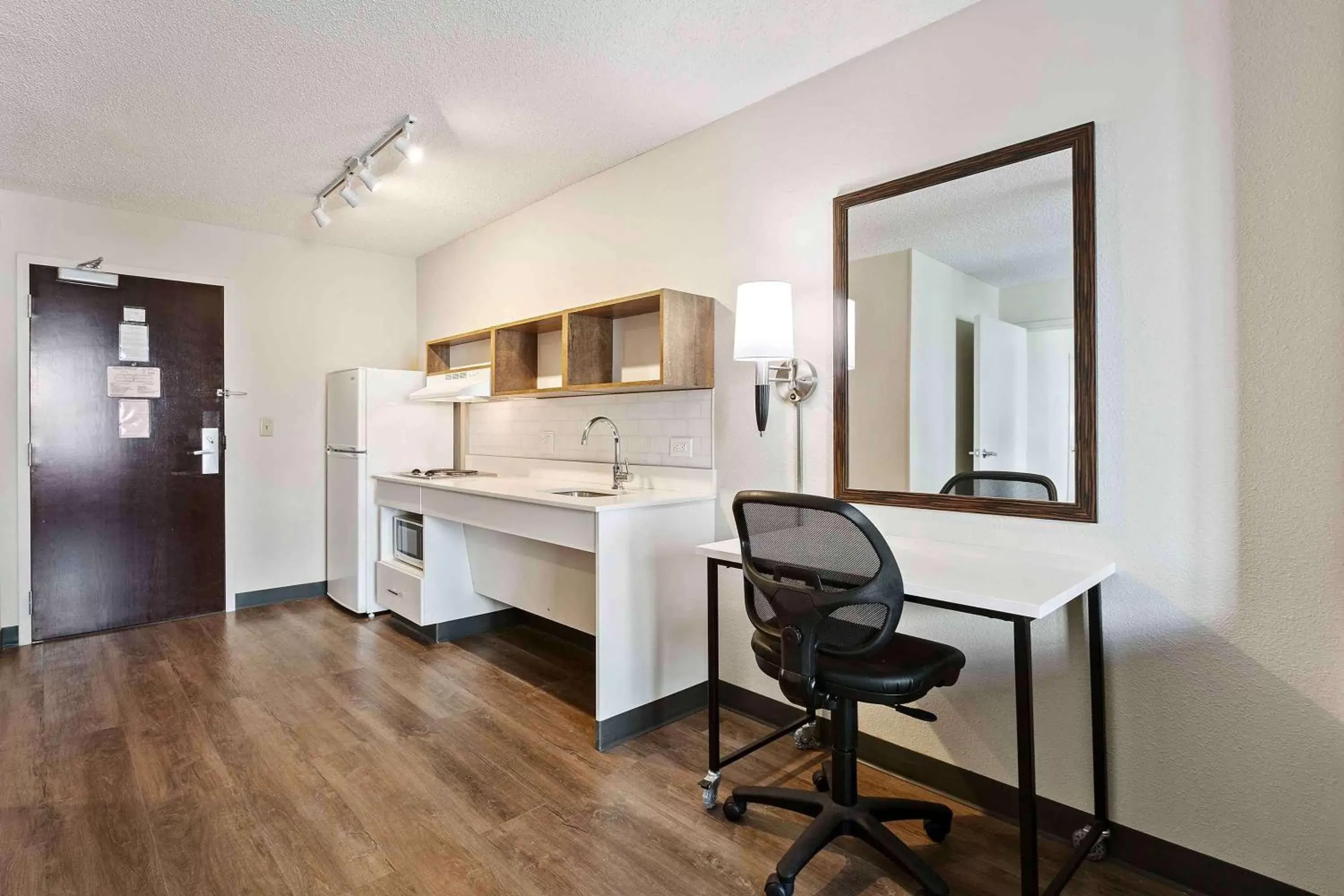 Bedroom, Kitchen/Kitchenette in Extended Stay America Suites - Fremont - Newark