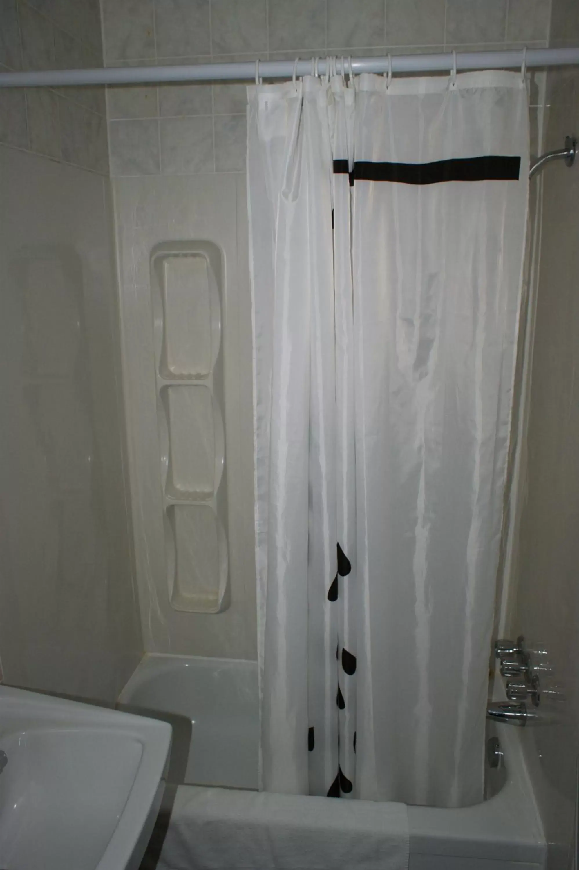 Photo of the whole room, Bathroom in Motel Le Victo
