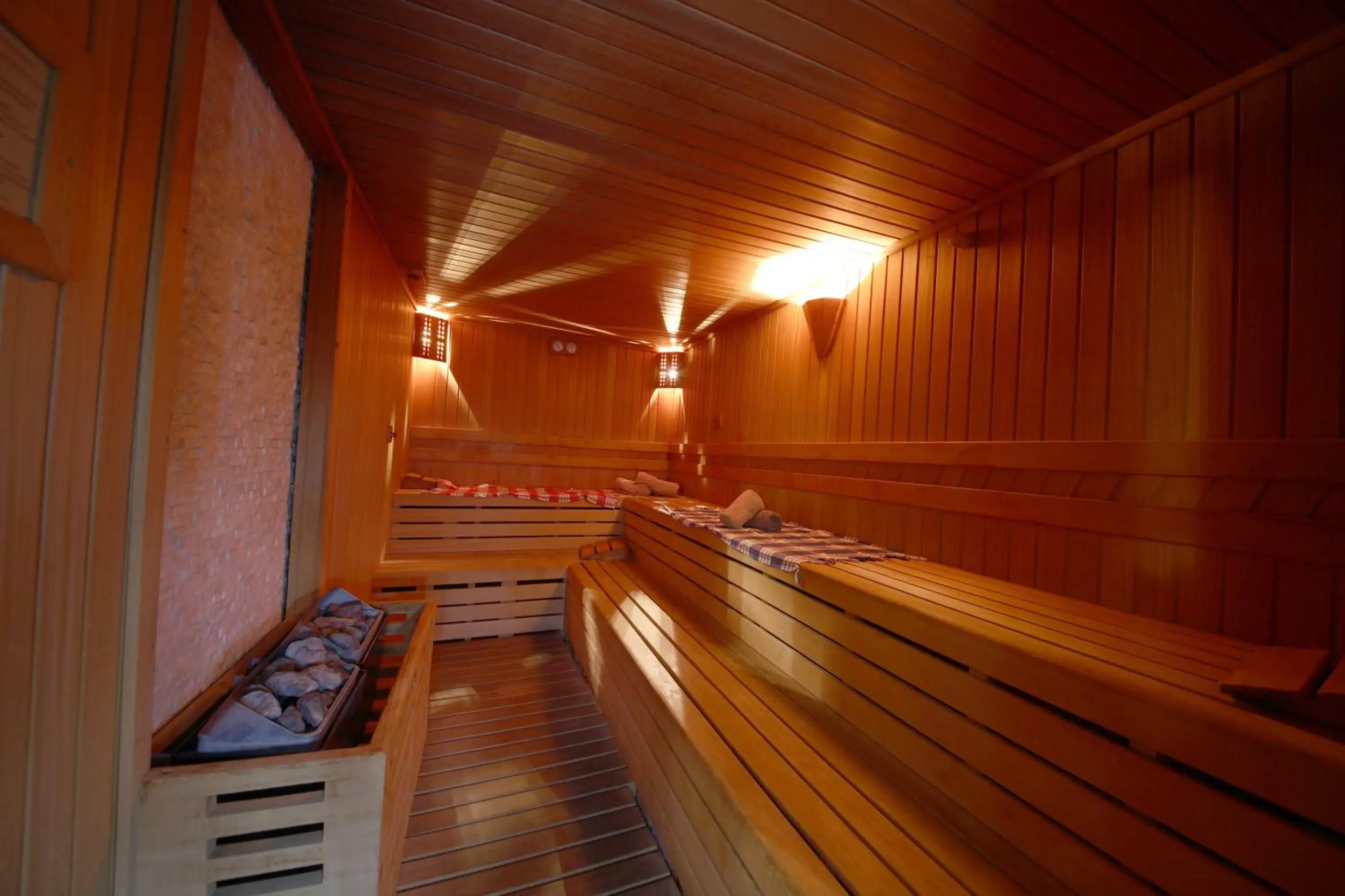 Sauna in Dosso Dossi Hotels Old City