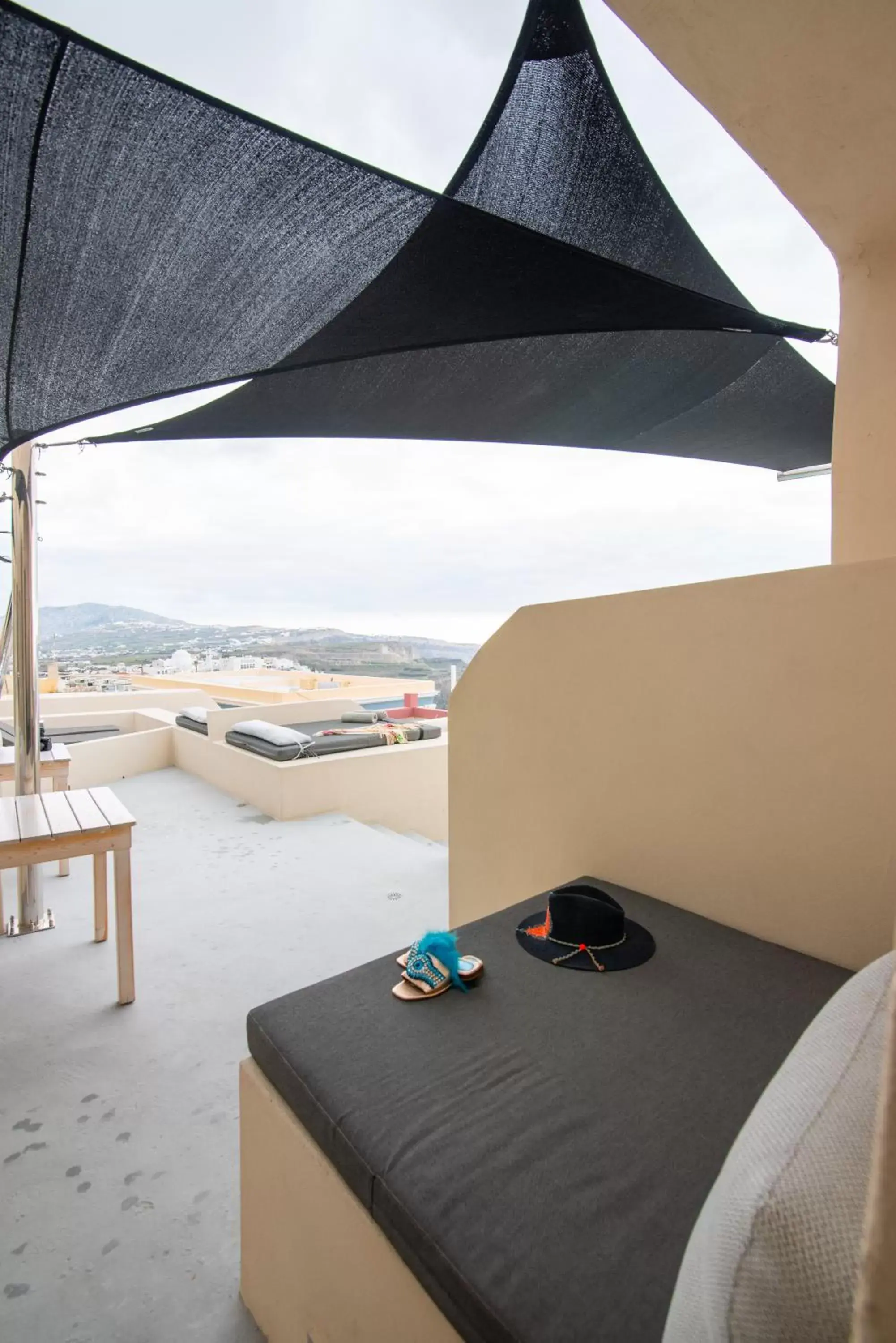 Bed in Caldera Cliff Illusion Bed in Caldera Cliff Illusion